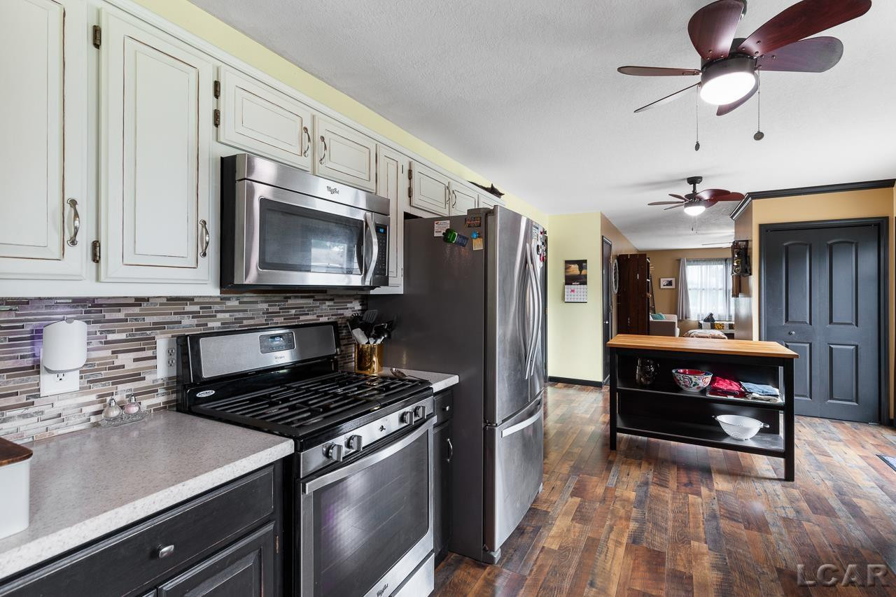 1099 Codling, Adrian, MI 49221 — Photo 12