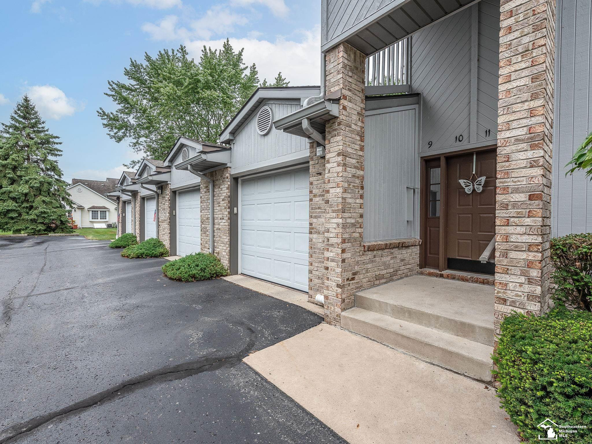 5840 E Dunbar, 10, Monroe, MI 48161 — Photo 2