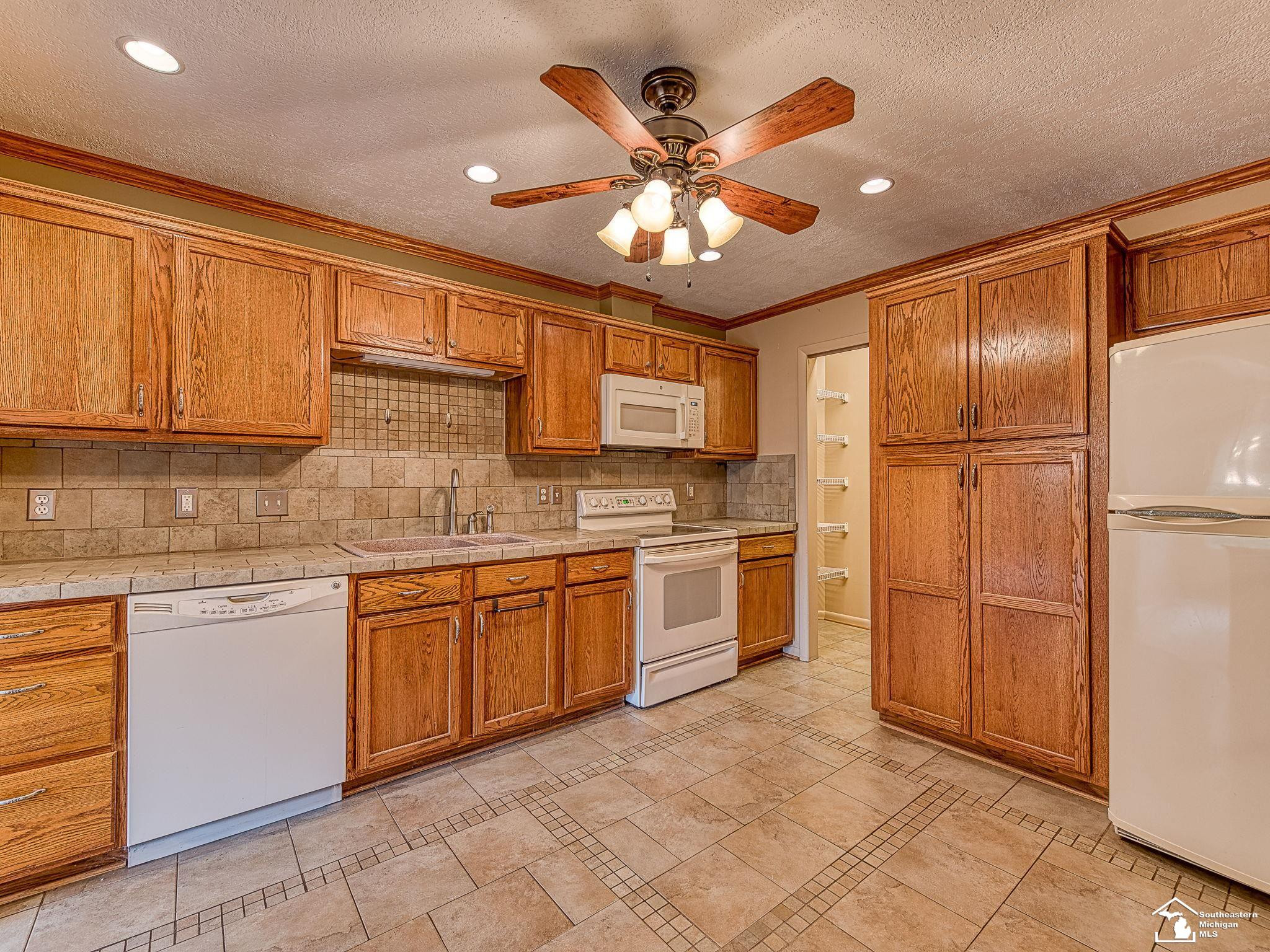 5840 E Dunbar, 10, Monroe, MI 48161 — Photo 12