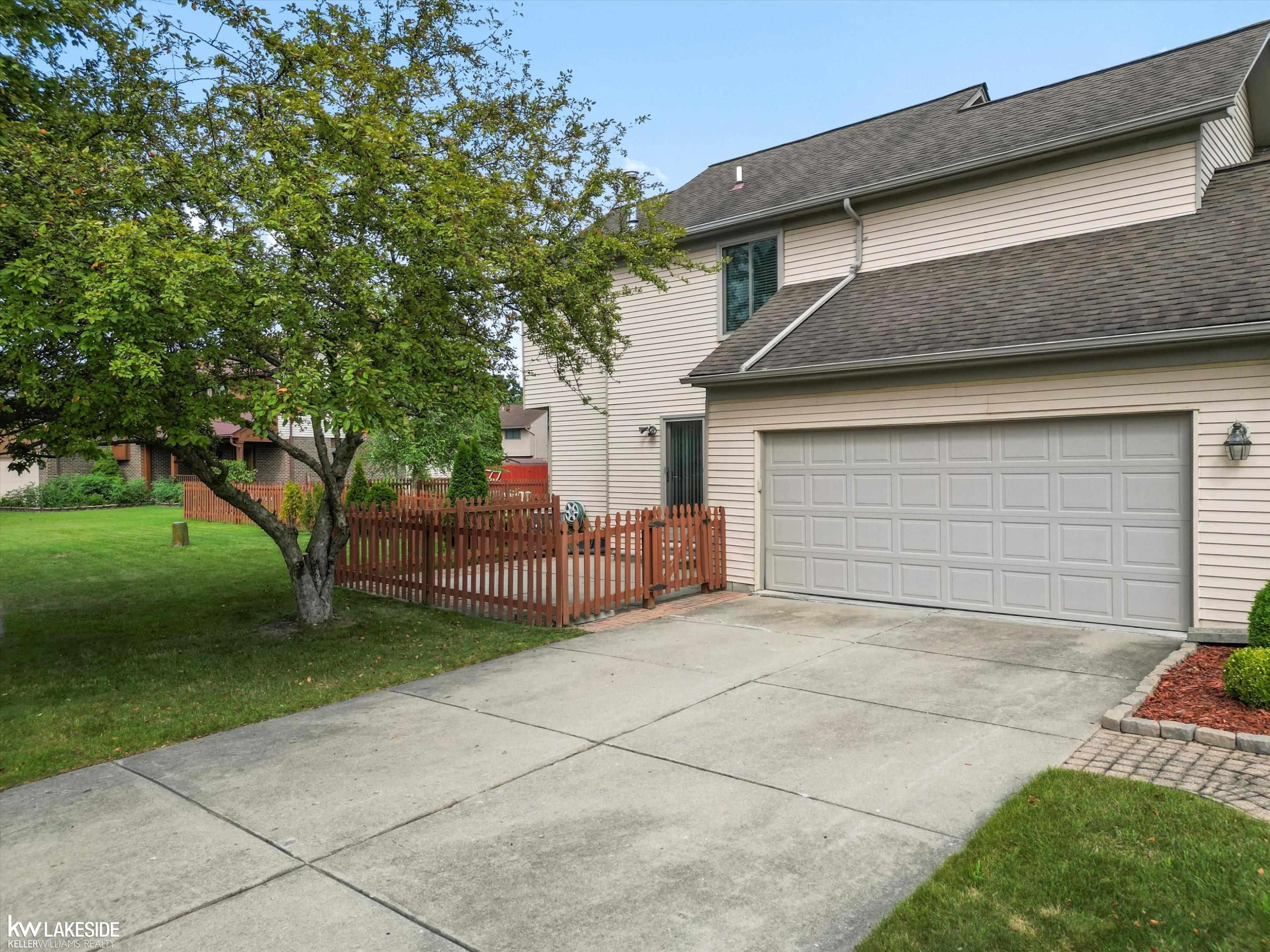 44820 Fair Oaks Drive, Canton, MI 48187 — Photo 4