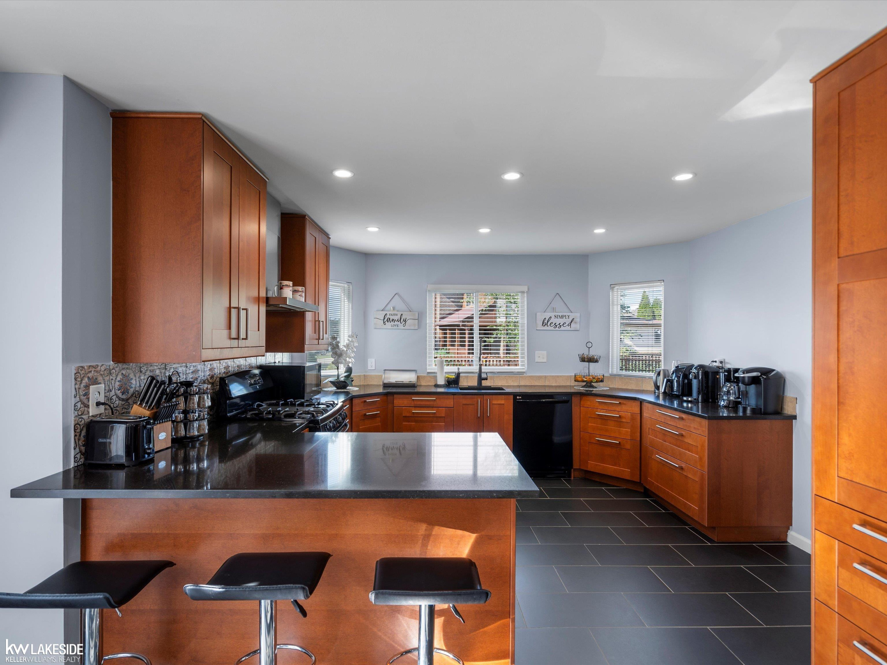 44820 Fair Oaks Drive, Canton, MI 48187 — Photo 16