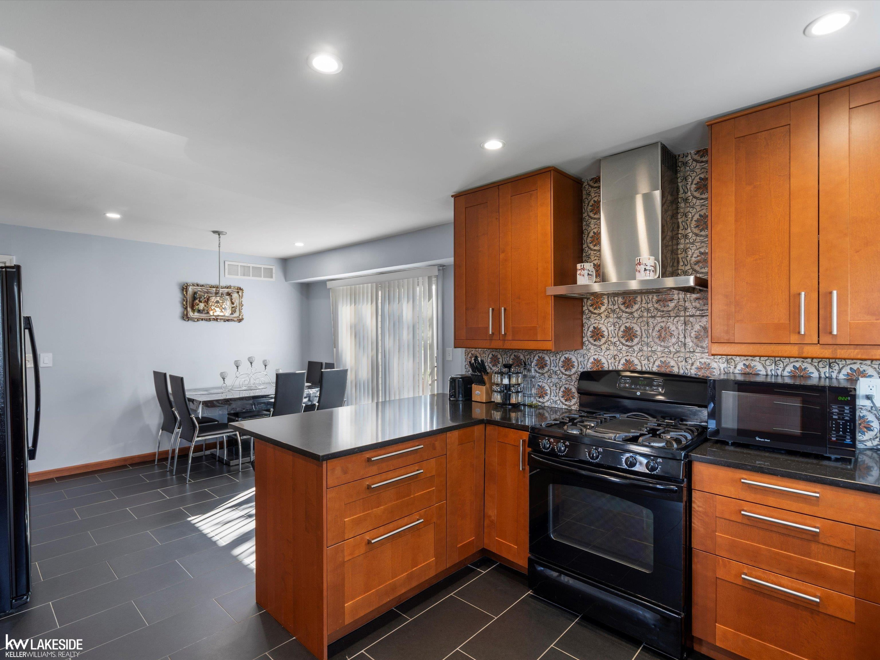 44820 Fair Oaks Drive, Canton, MI 48187 — Photo 19