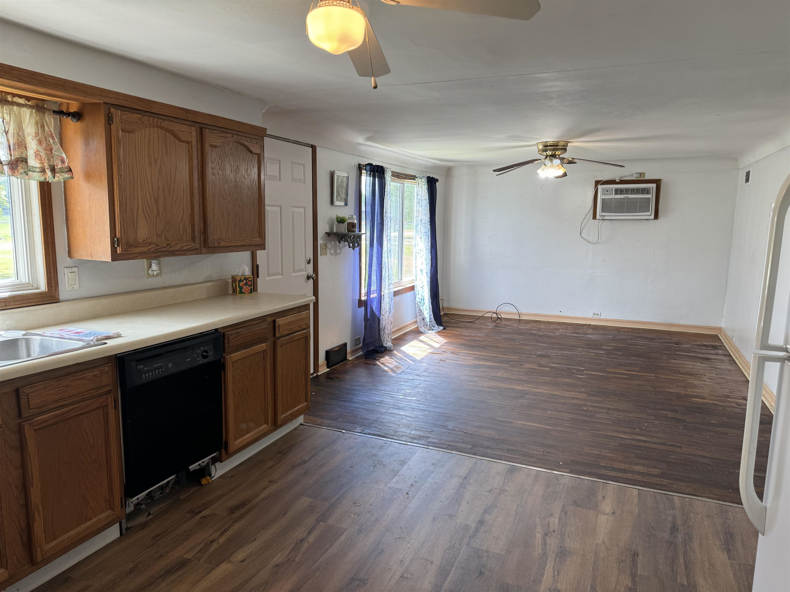 2451 E Burt, Burt, MI 48417 — Photo 3