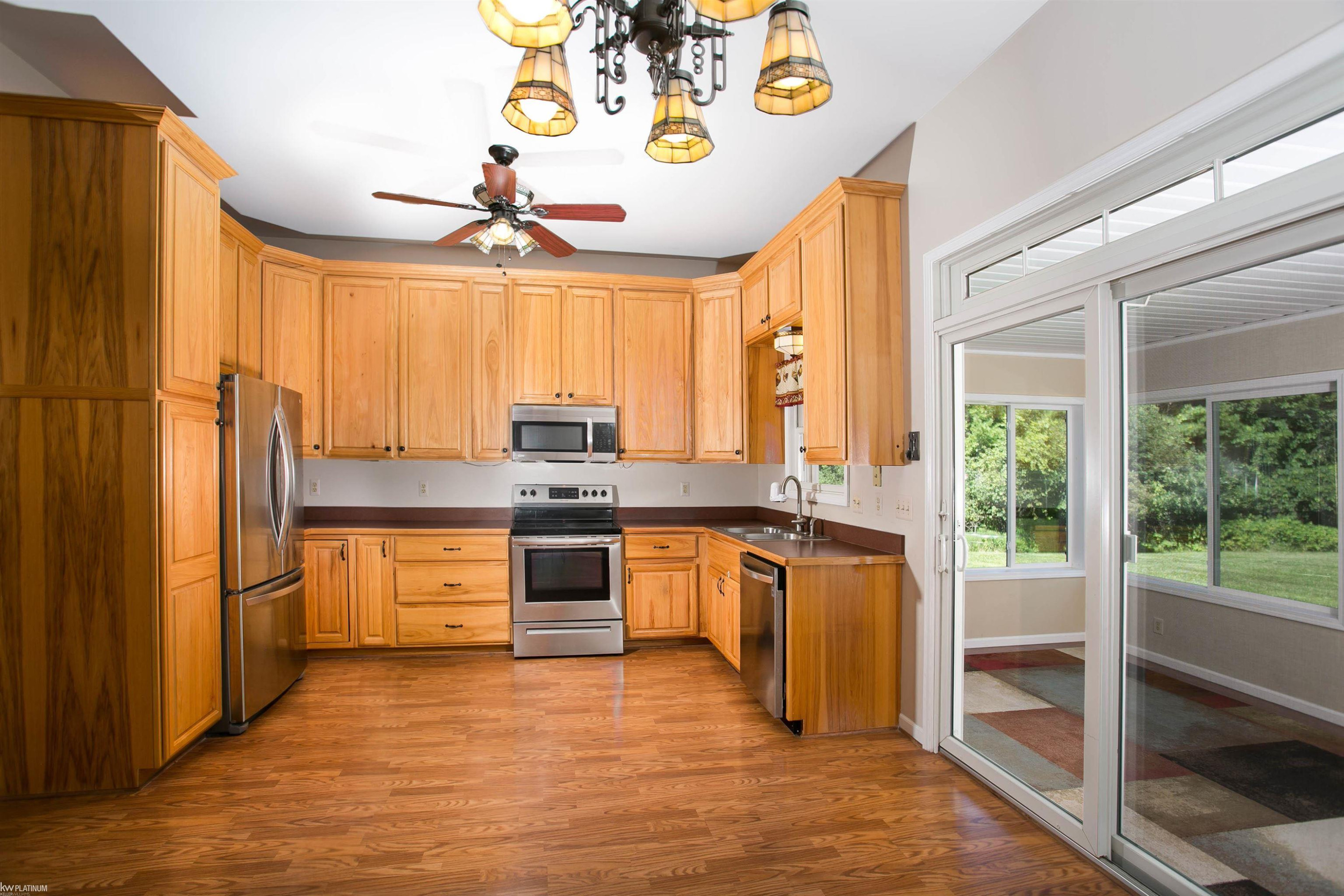 6584 Black River Drive, MI 48032 — Photo 6