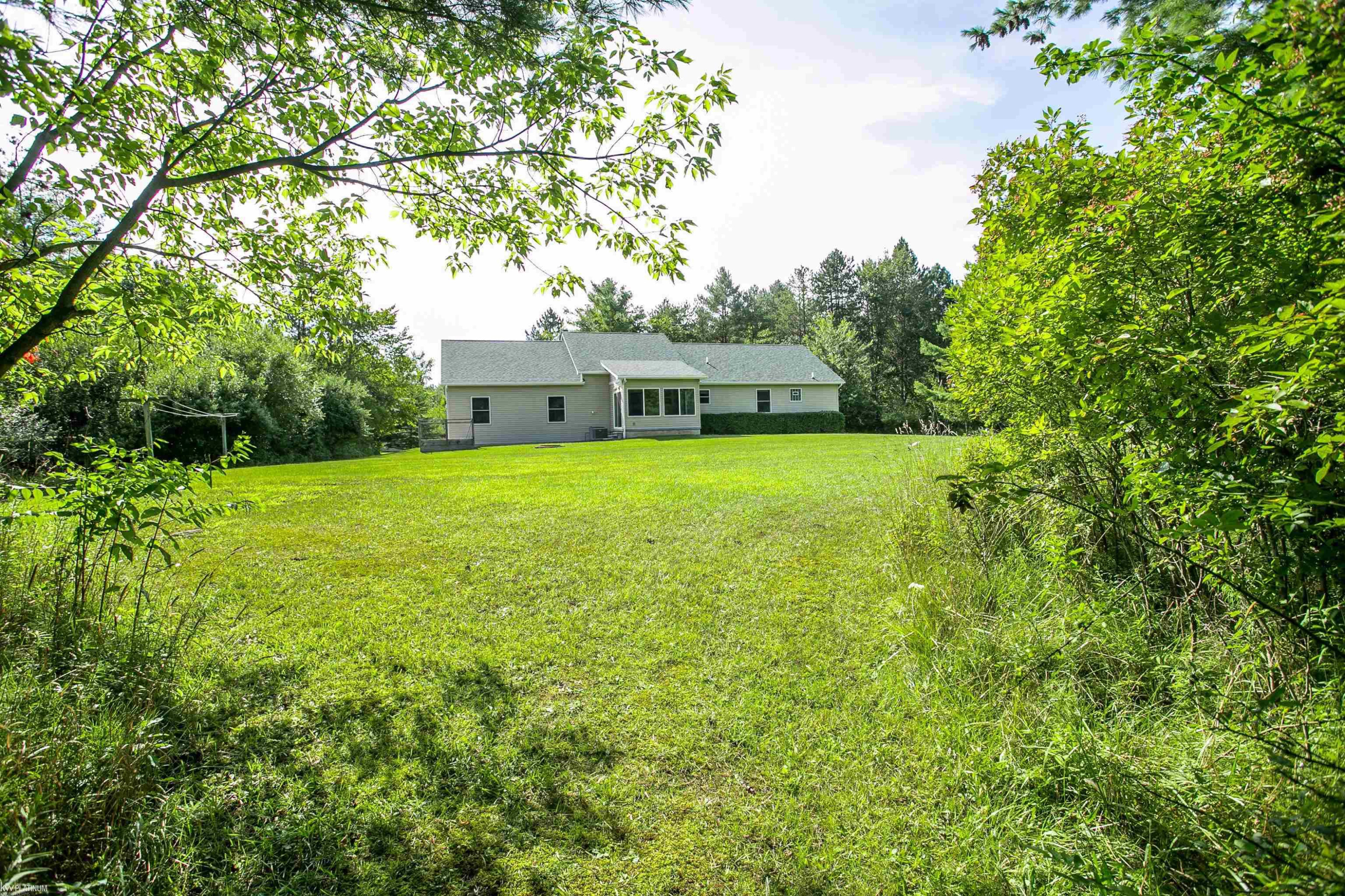 6584 Black River Drive, MI 48032 — Photo 32