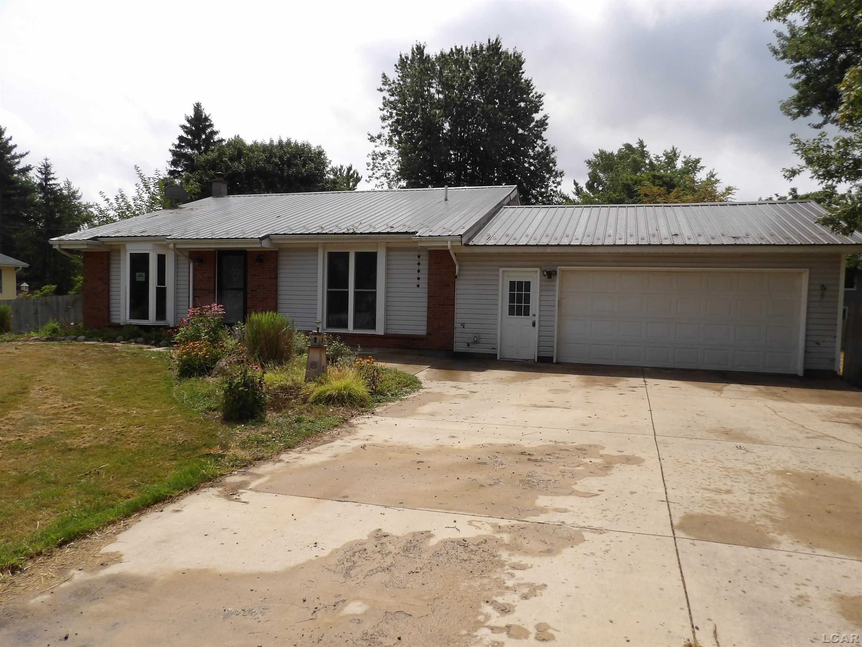9410 Newburg, Tecumseh, MI 49286 — front exterior