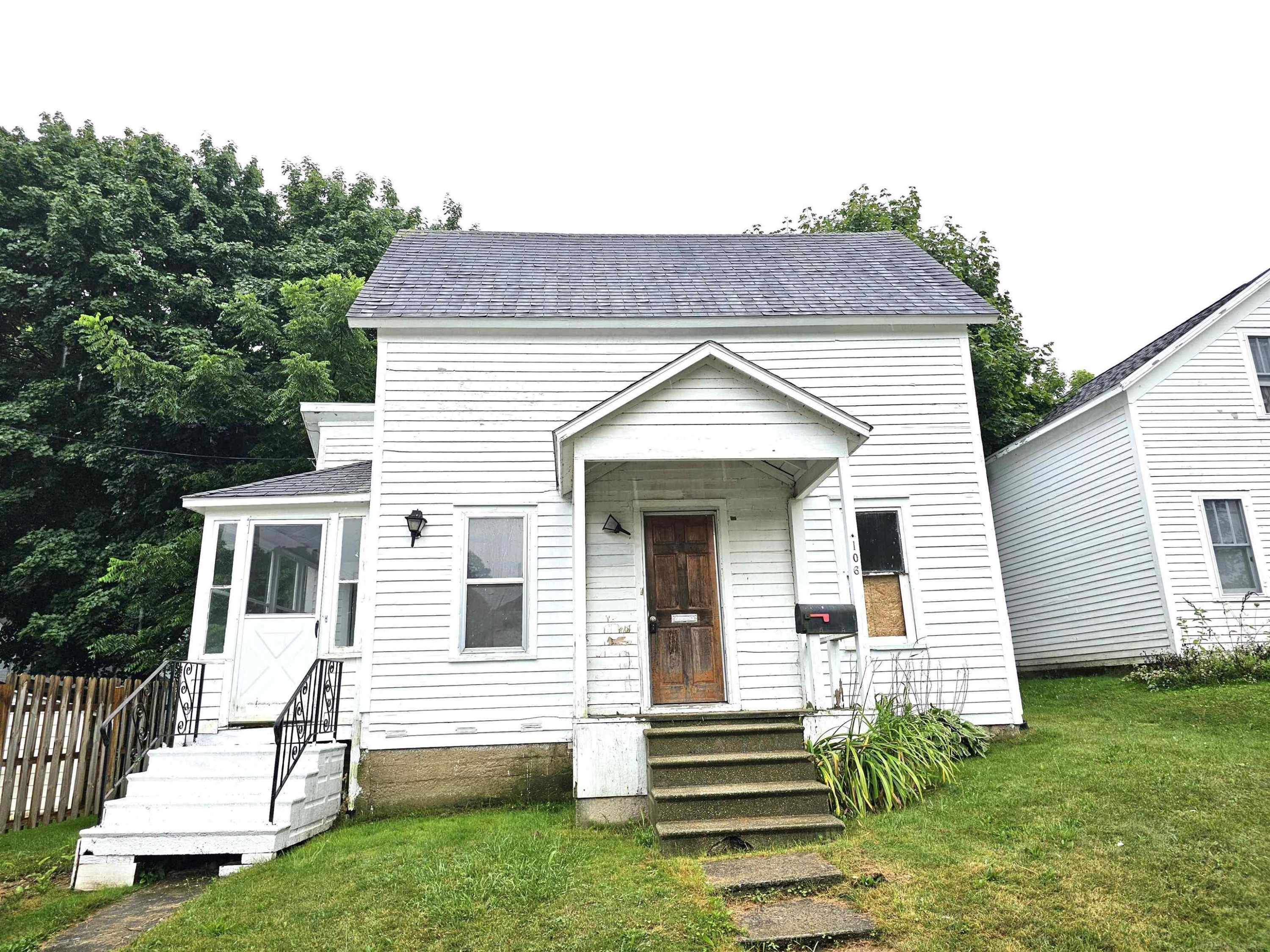 106 Bartlett Street, Harbor Beach, MI 48441 — front exterior