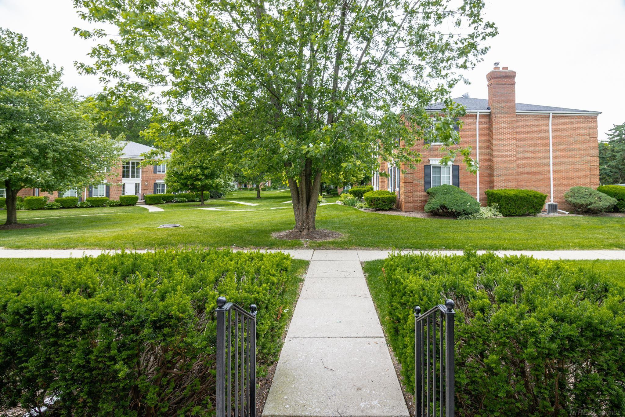 777 E Fox Hills Drive, Bloomfield Hills, MI 48304 — Photo 4