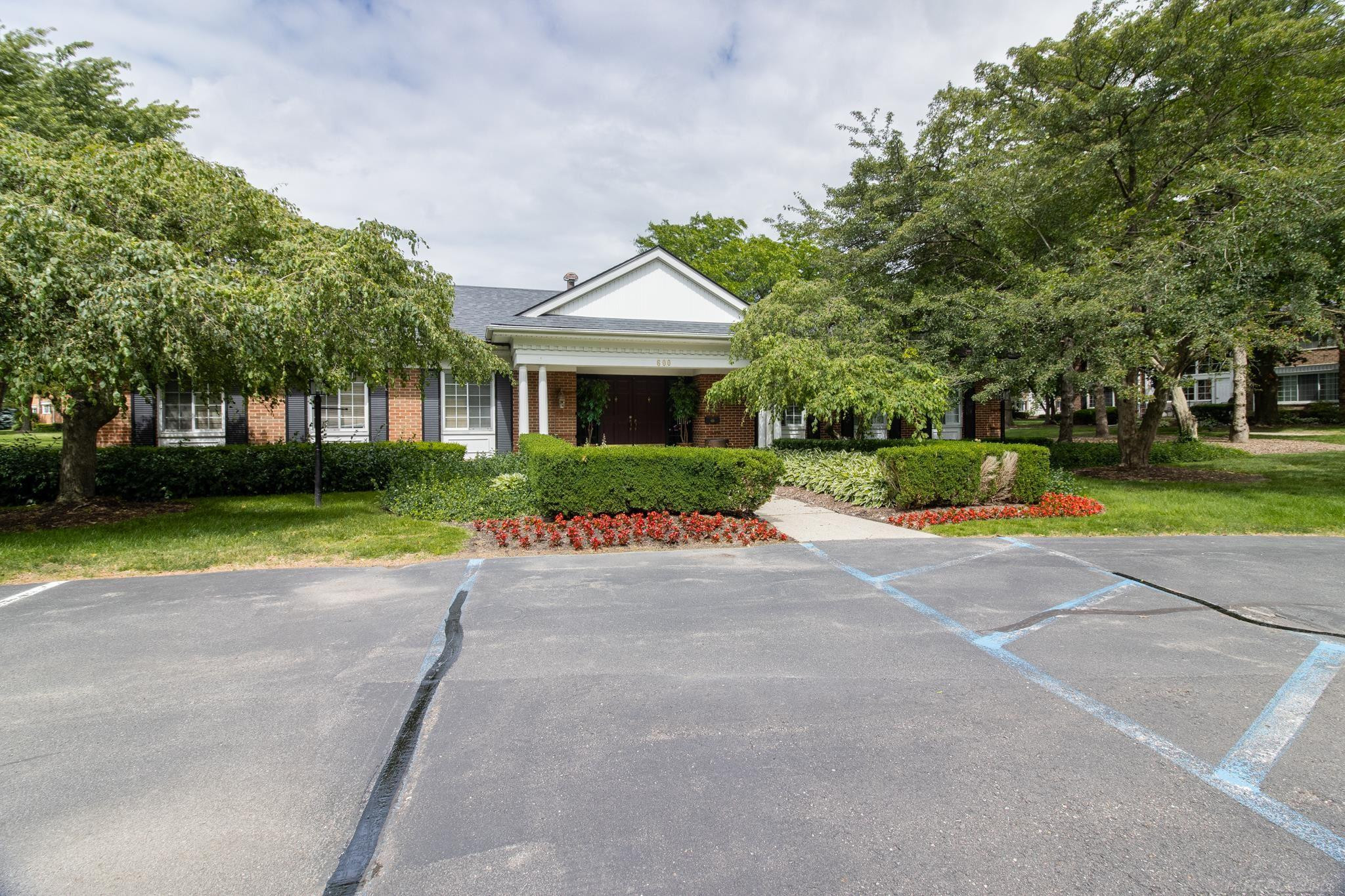 777 E Fox Hills Drive, Bloomfield Hills, MI 48304 — Photo 24