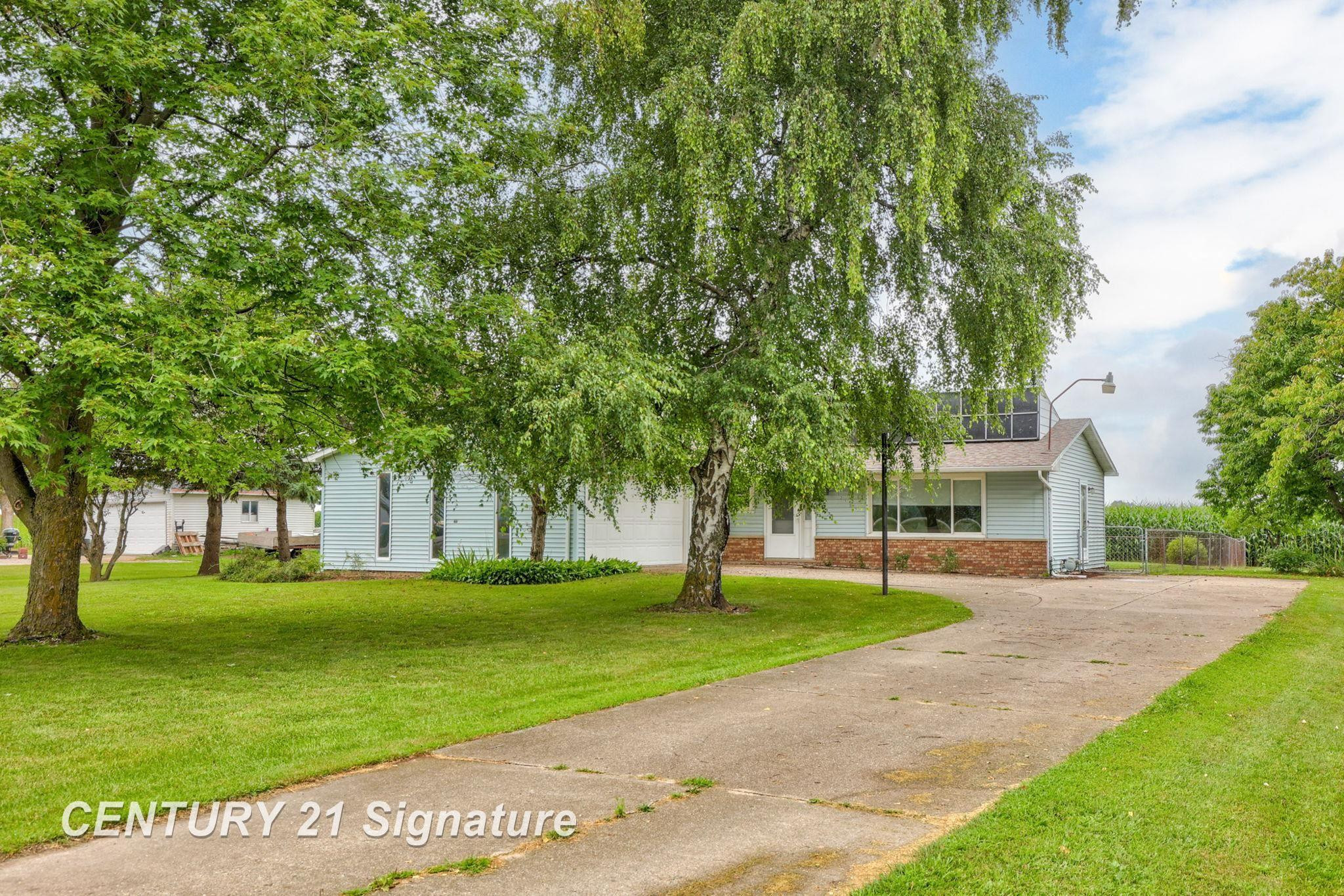 12757 Holland Road, Frankenmuth, MI 48734 — Photo 2