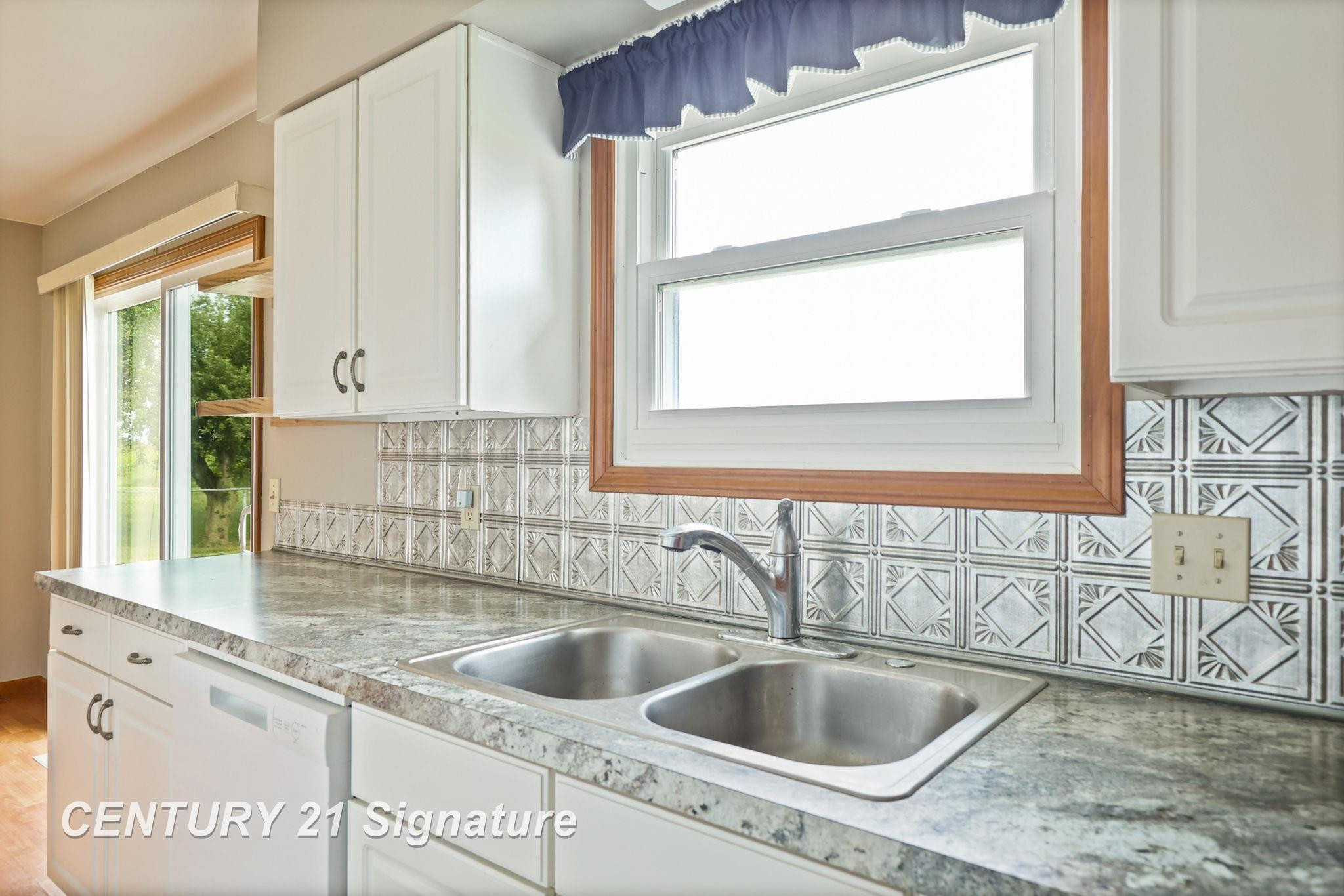 12757 Holland Road, Frankenmuth, MI 48734 — Photo 15