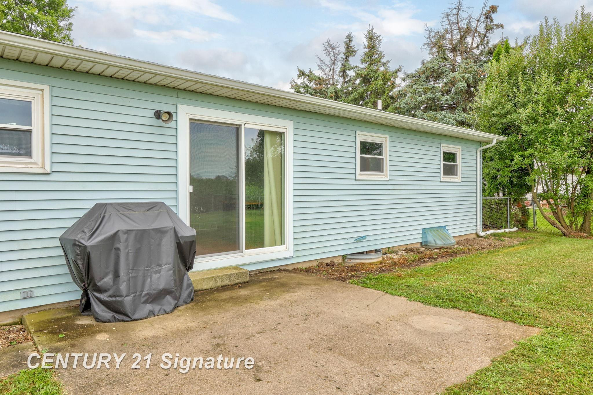 12757 Holland Road, Frankenmuth, MI 48734 — Photo 36