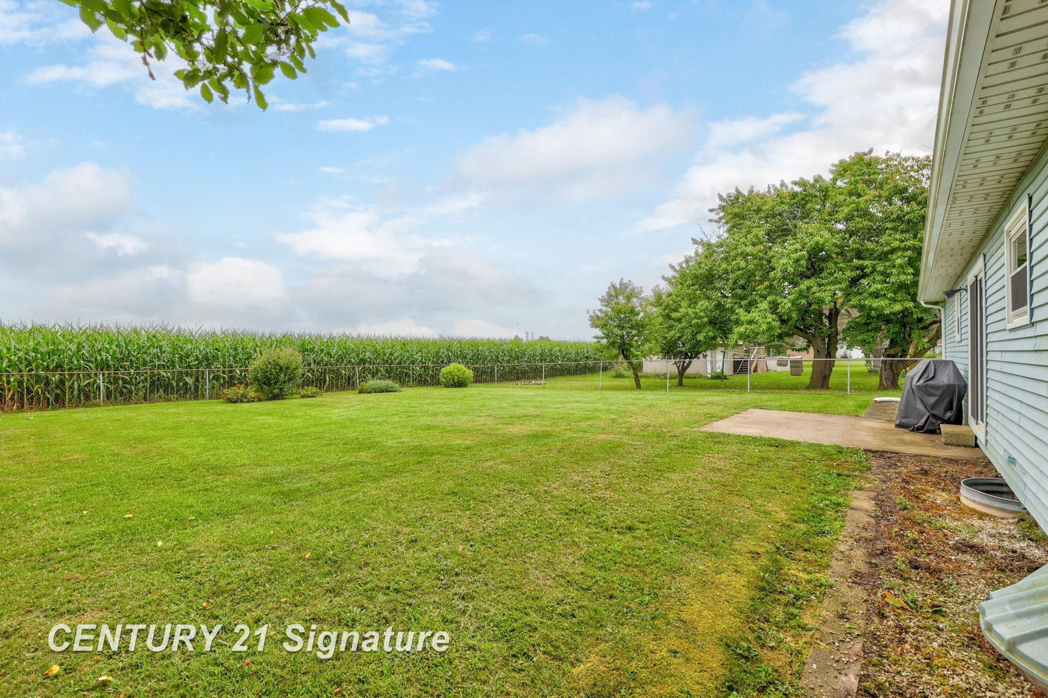 12757 Holland Road, Frankenmuth, MI 48734 — Photo 37