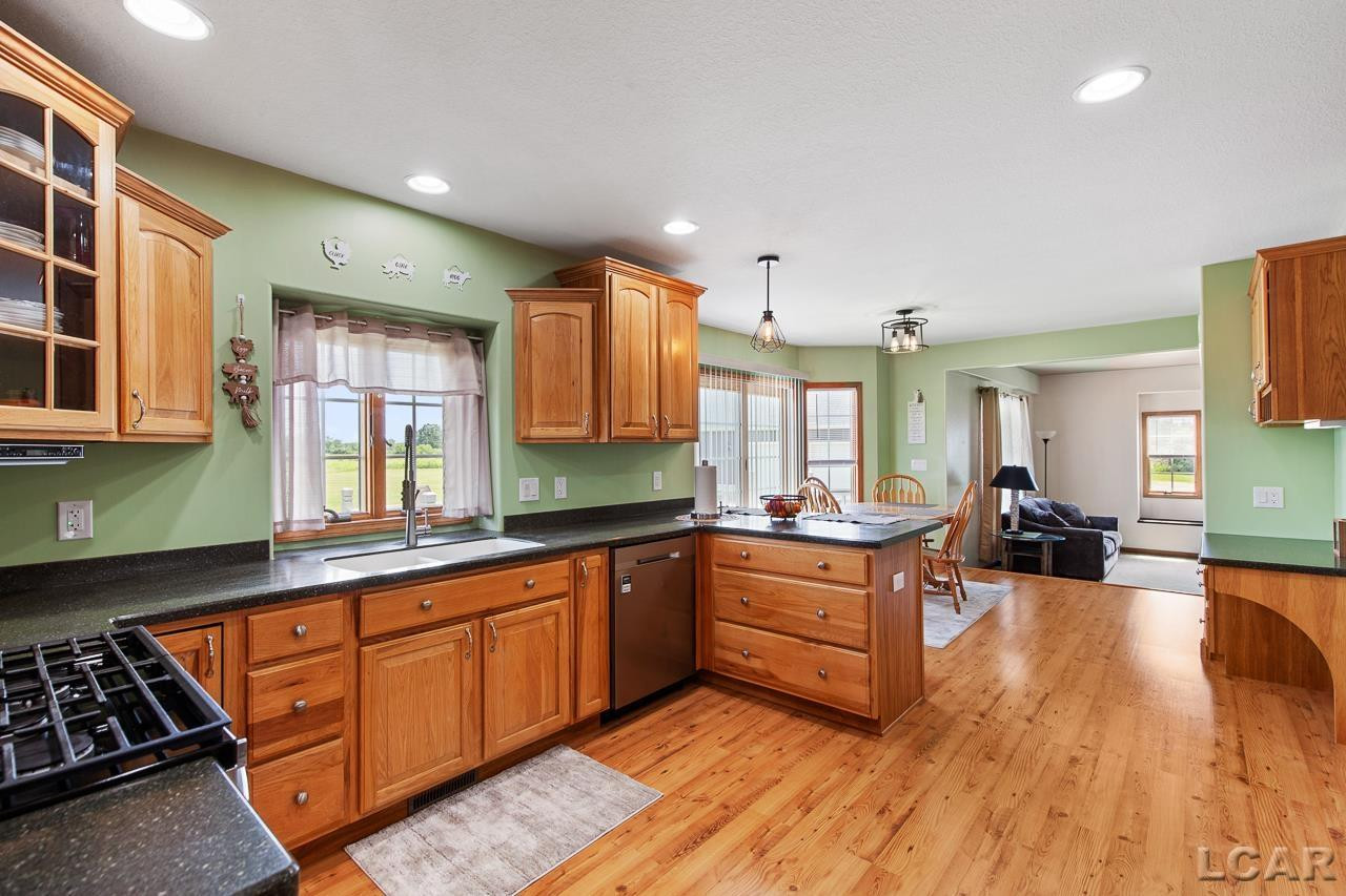 5758 Plank, Adrian, MI 49221 — Photo 11