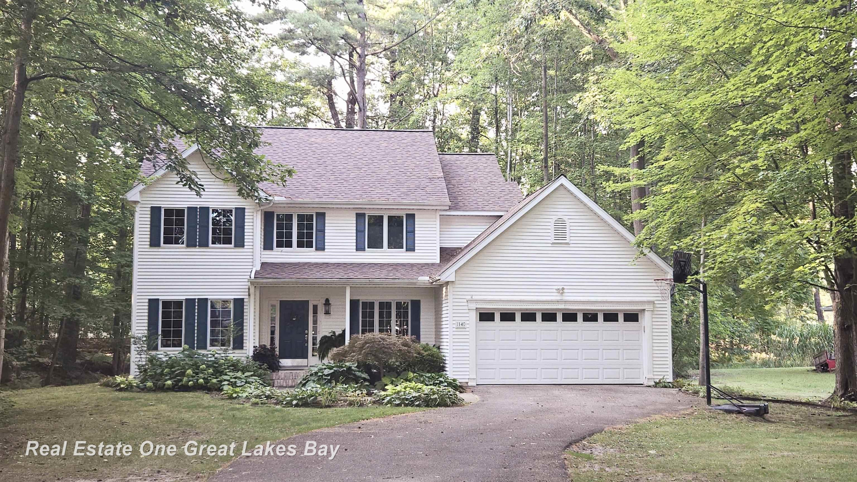 1140 W Walnut Street, Saint Charles, MI 48655 — Photo 2
