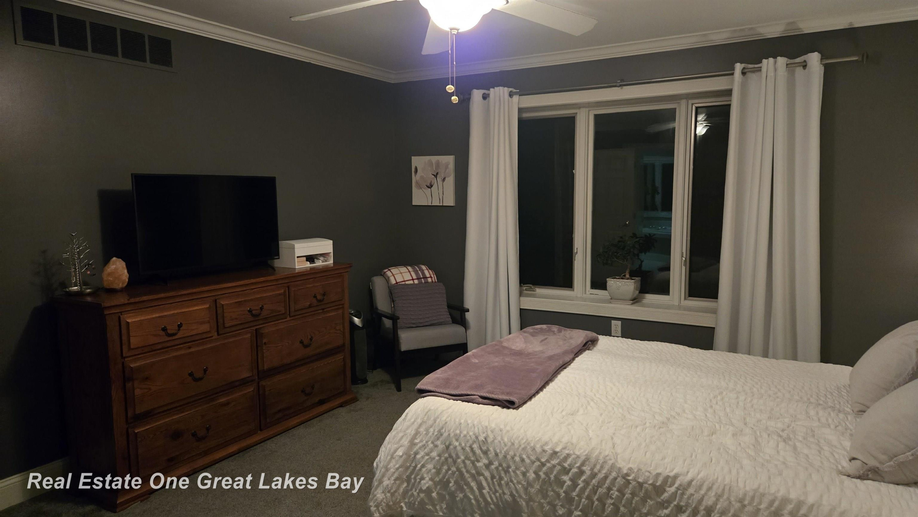 1140 W Walnut Street, Saint Charles, MI 48655 — Photo 24