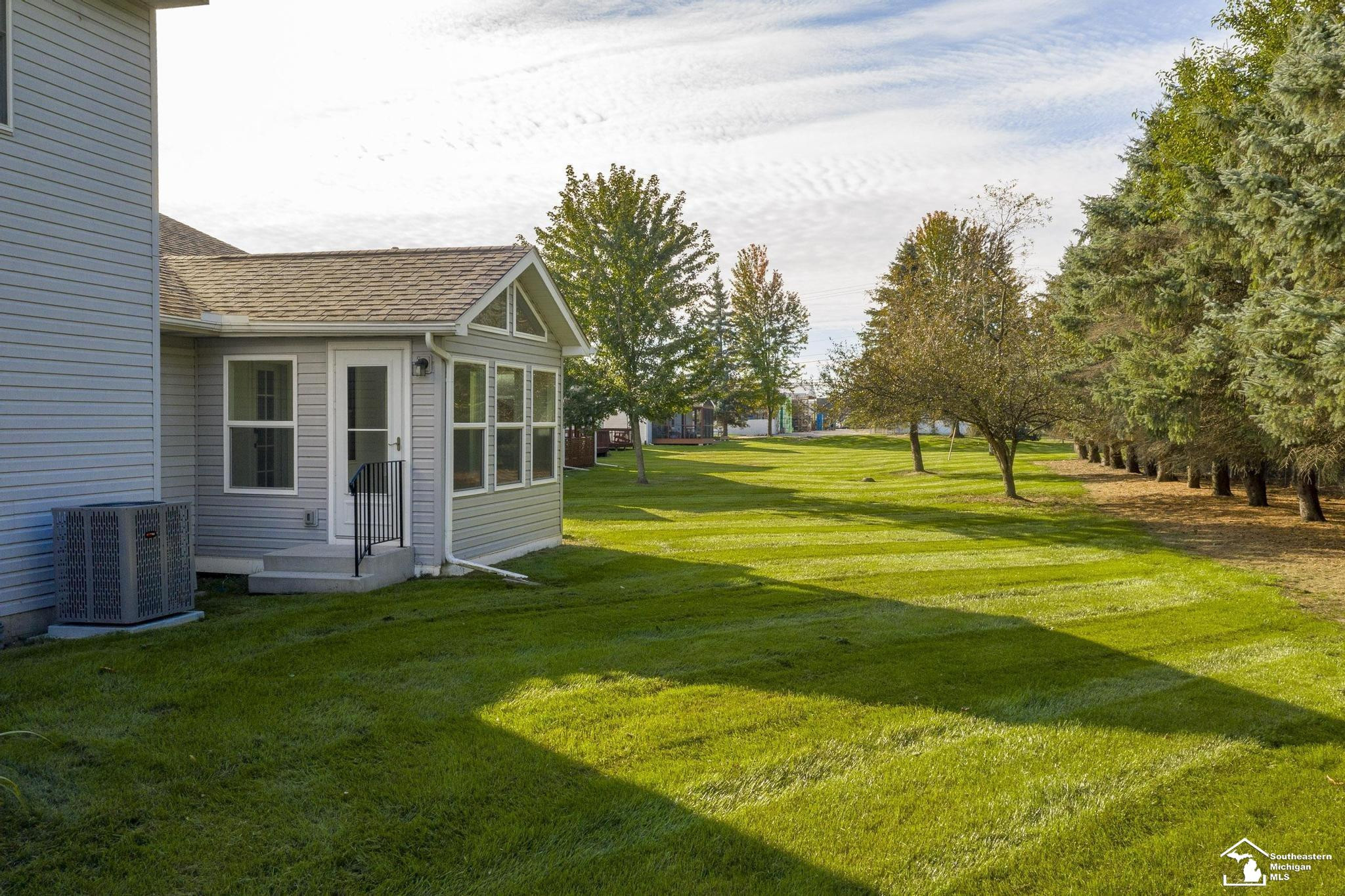 474 Stonehaven, Milan, MI 48160 — Photo 2