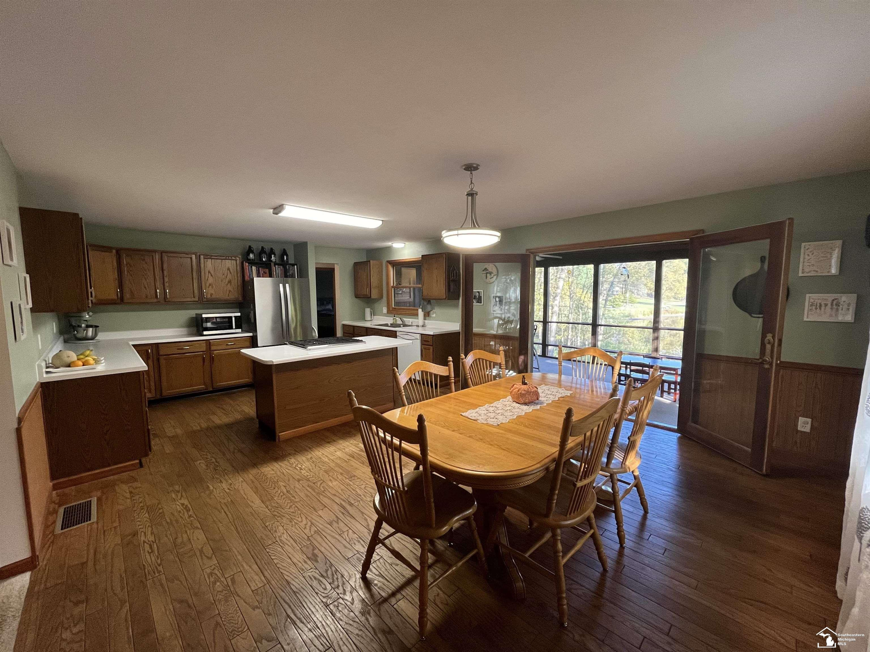 99 Wildwood, Tecumseh, MI 49286 — Photo 18