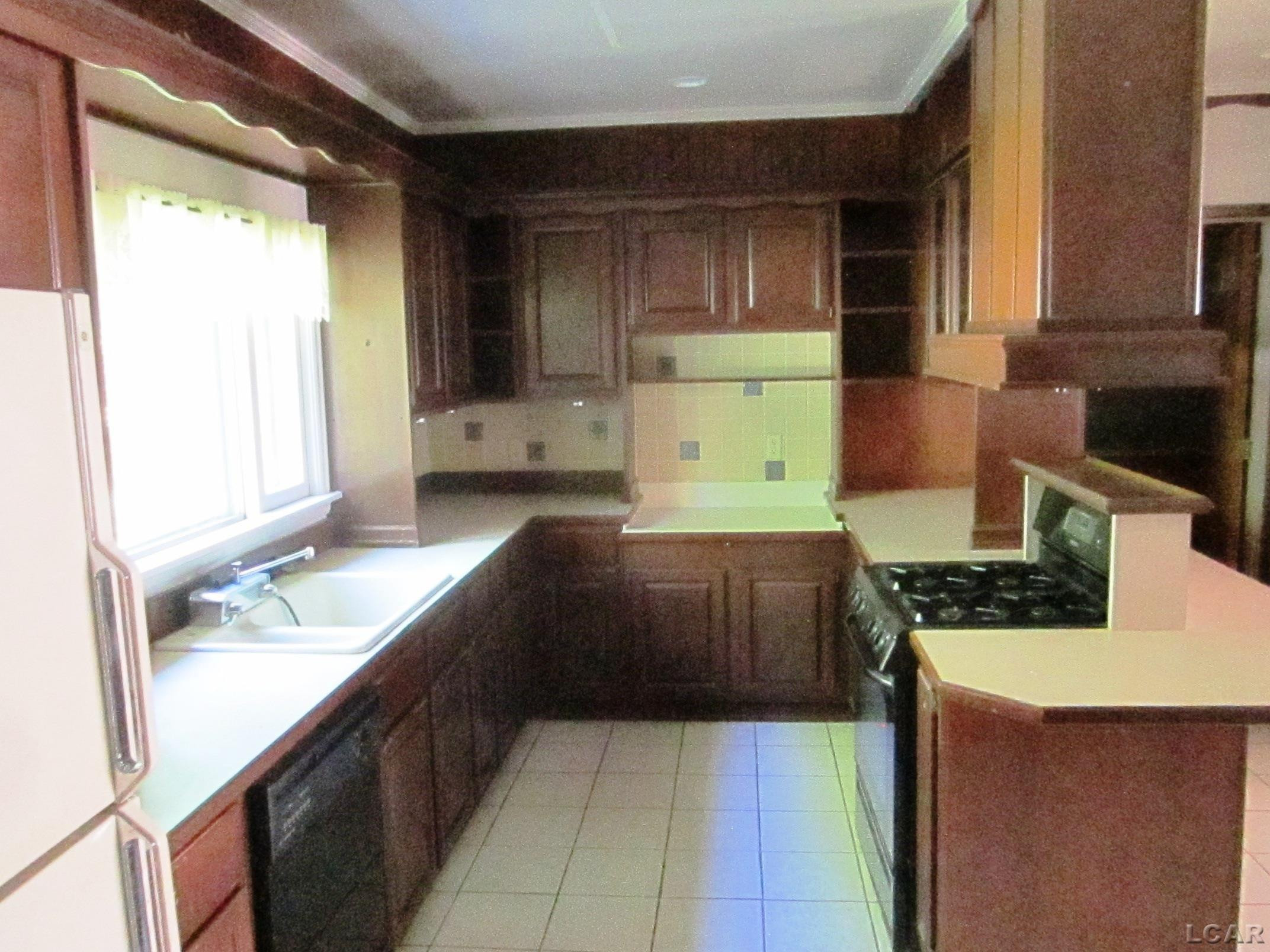 571 S Meridian, Hudson, MI 49247 — Photo 6