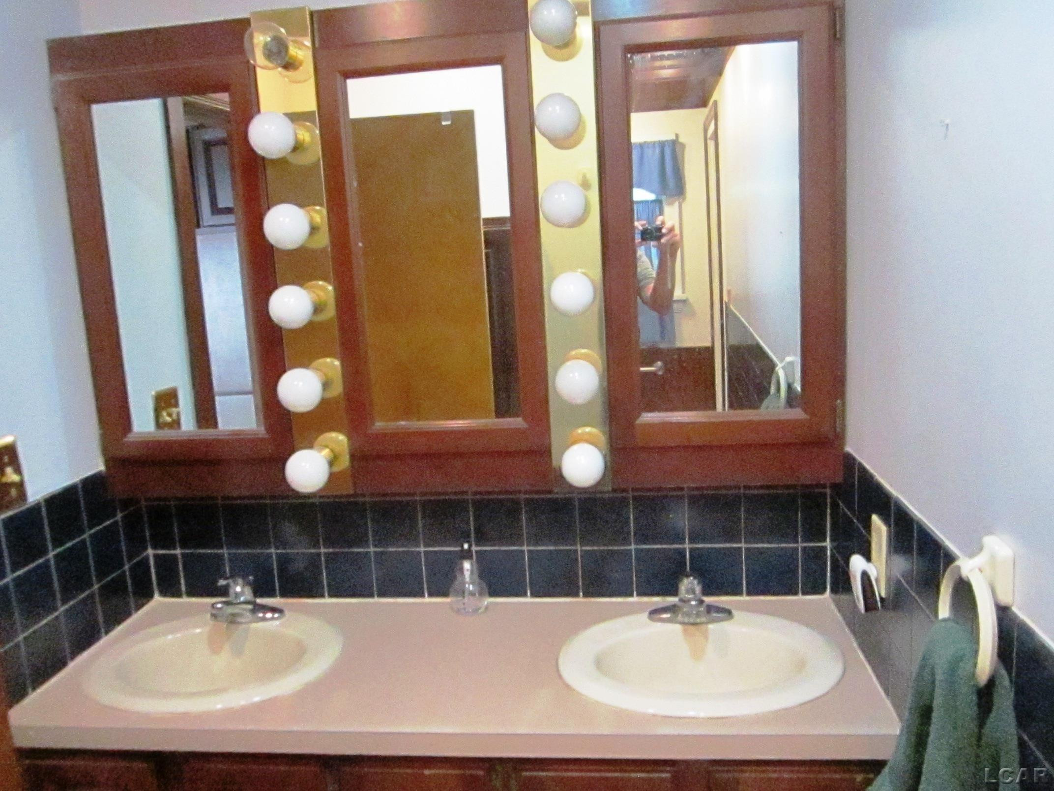 571 S Meridian, Hudson, MI 49247 — Photo 11
