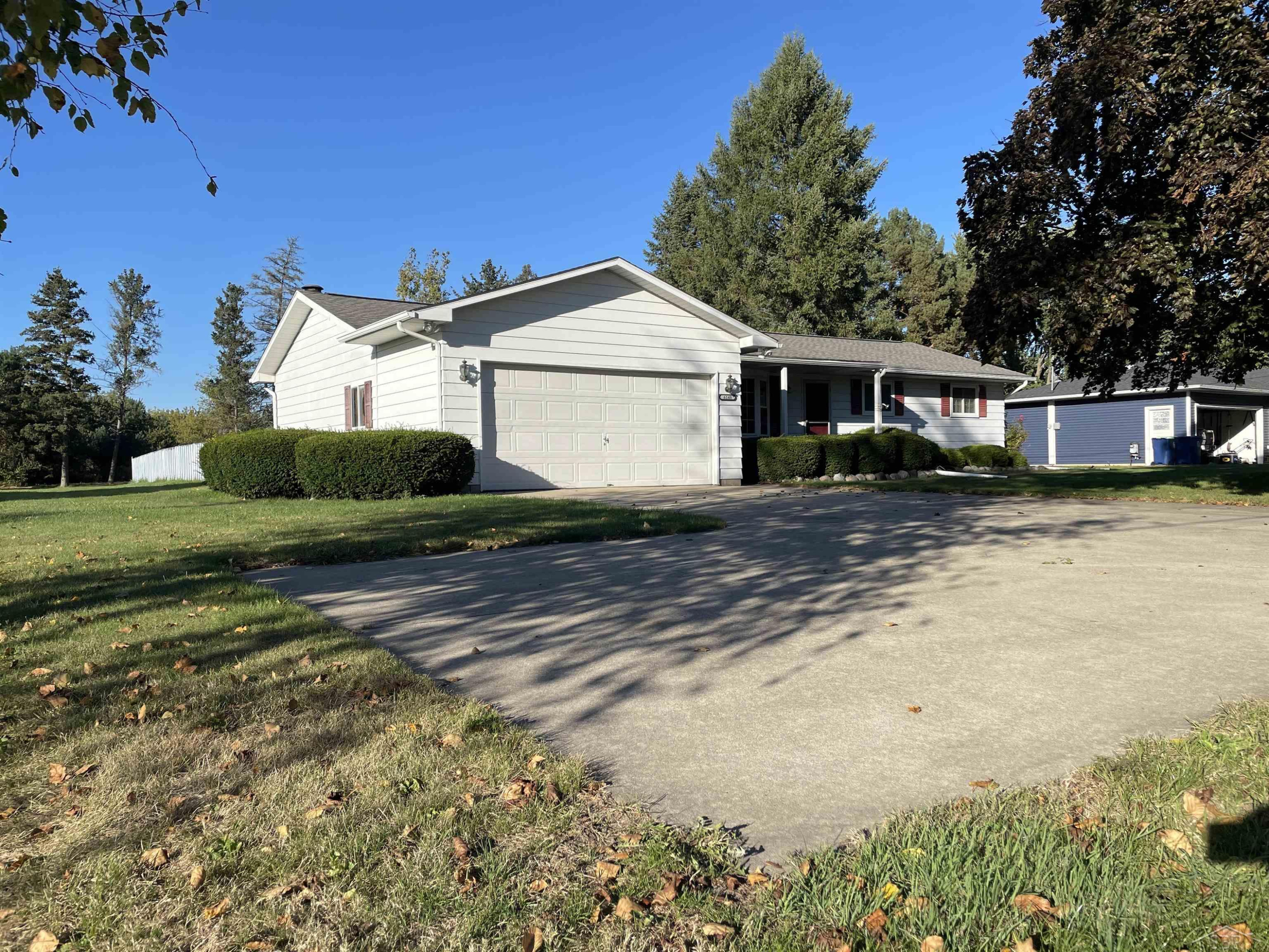 6148 Birchview Drive, Saginaw, MI 48609 — front exterior