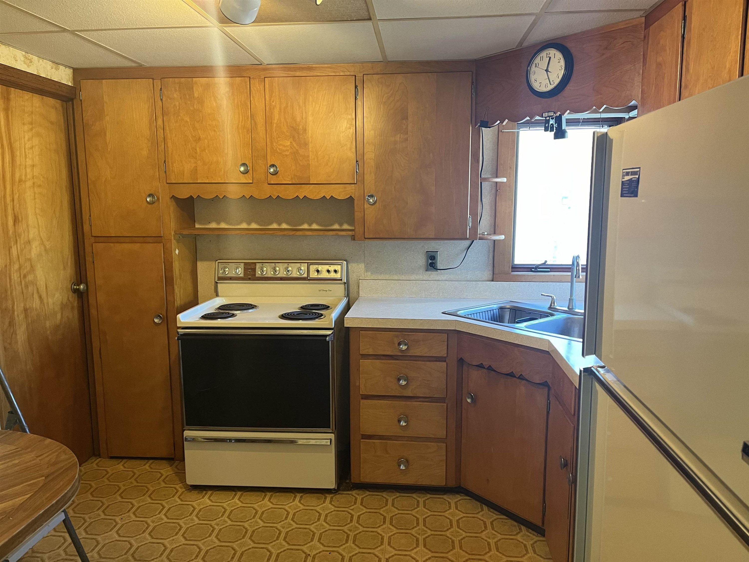 215 Brady, Chesaning, MI 48616 — Photo 6