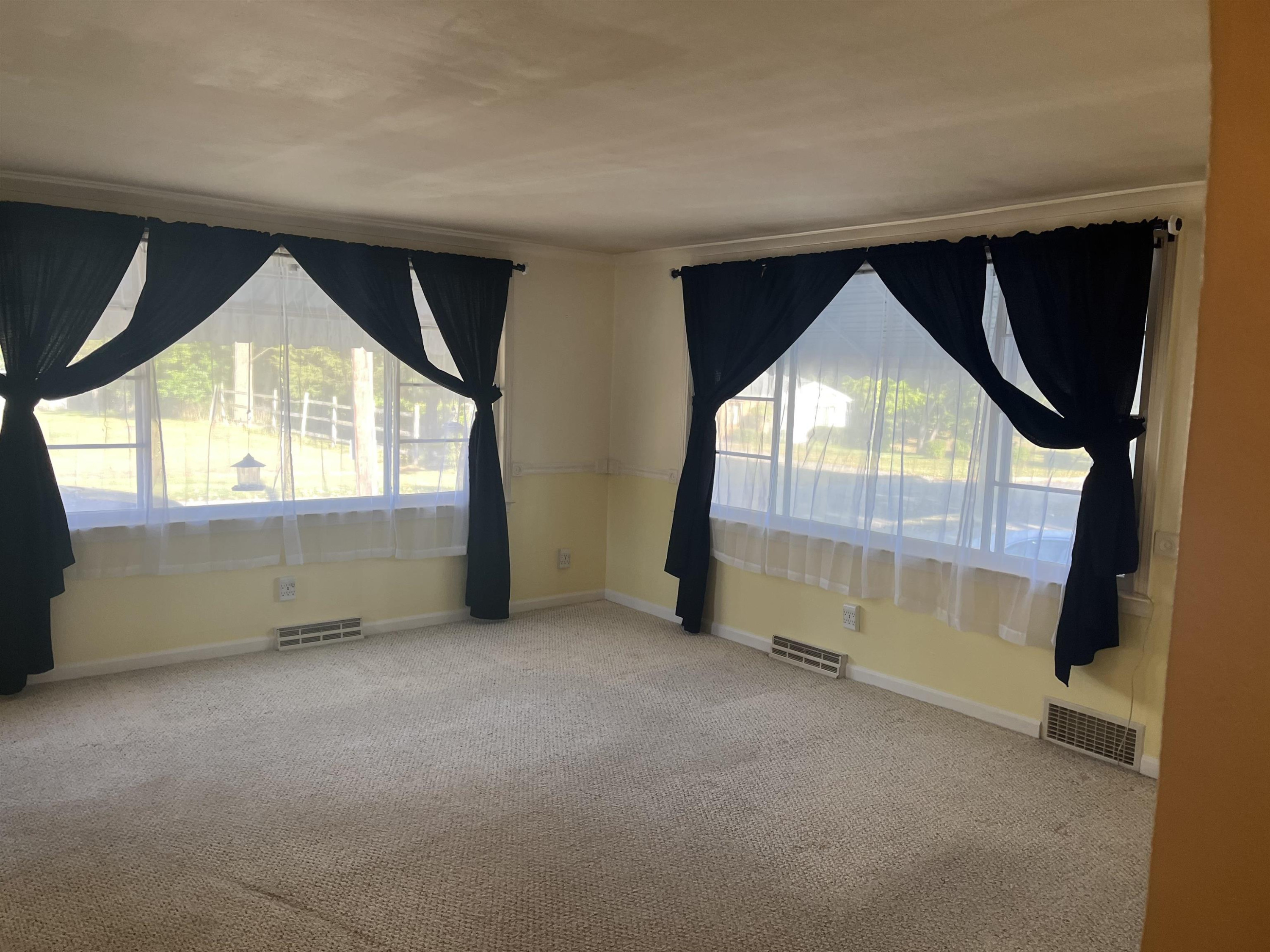 215 Brady, Chesaning, MI 48616 — Photo 8
