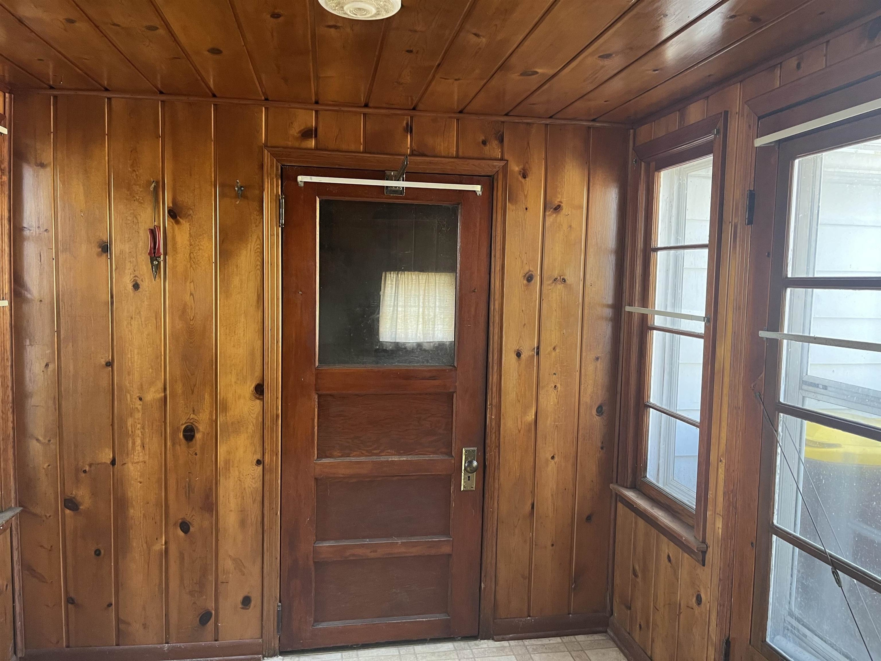 215 Brady, Chesaning, MI 48616 — Photo 15