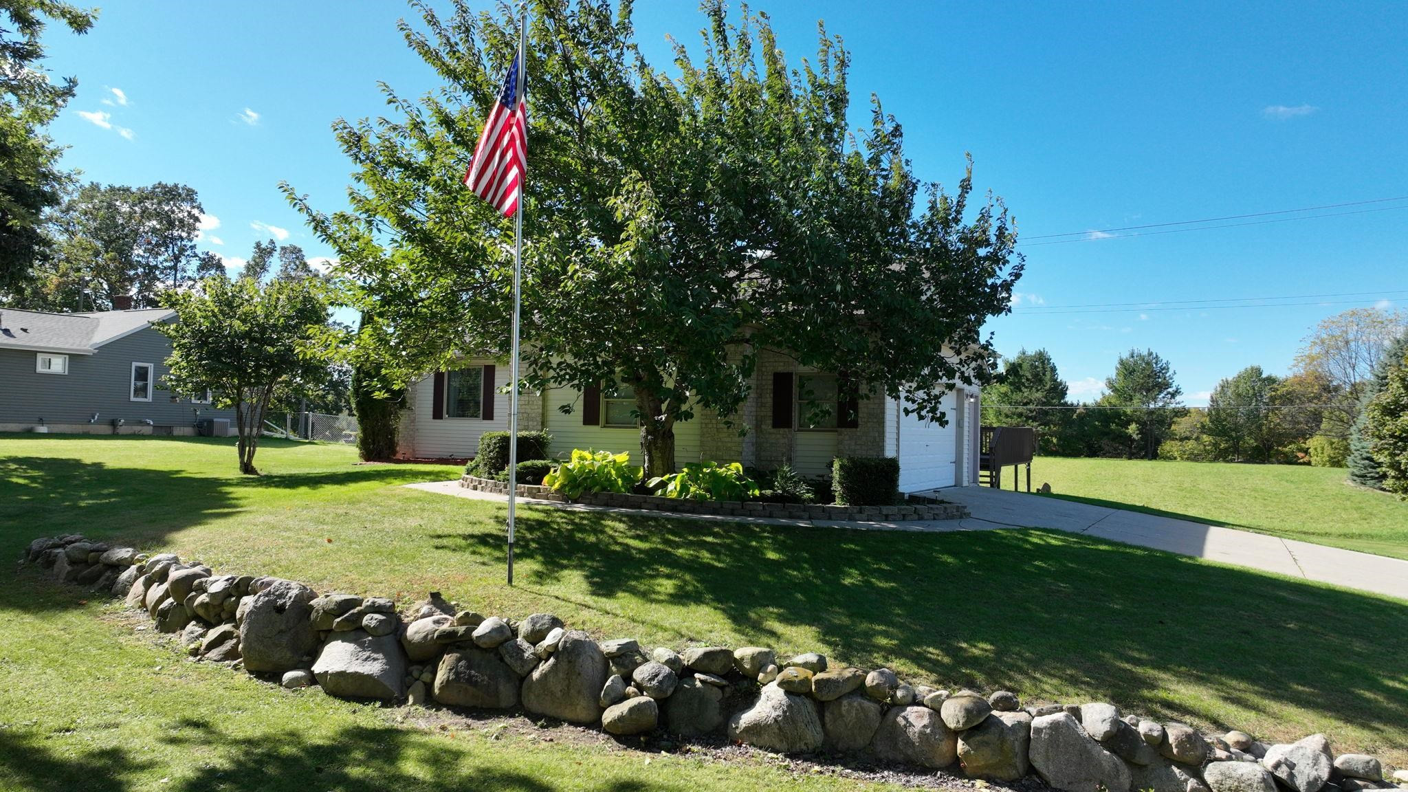 1740 Lynch, MI 48744 — Photo 39