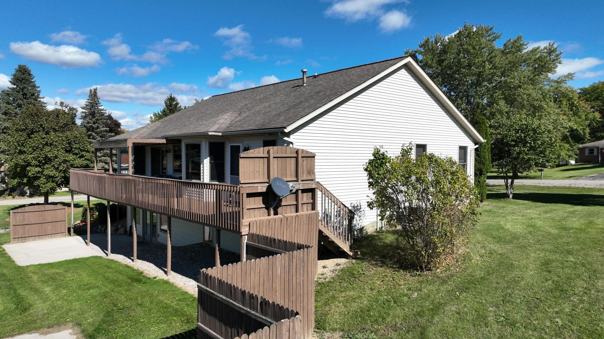 1740 Lynch, MI 48744 — Photo 44