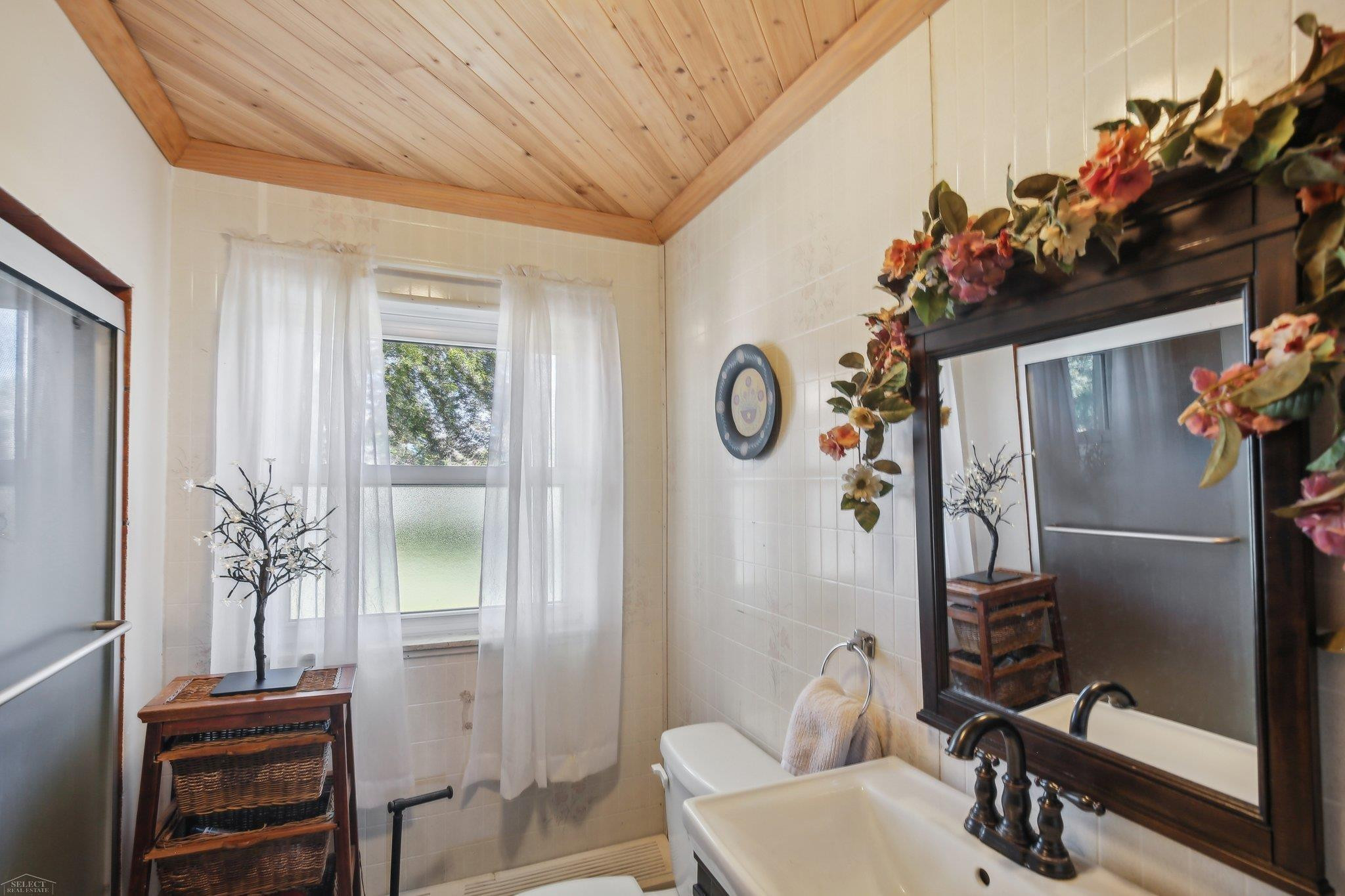 61025 Romeo Plank Road, MI — Photo 21