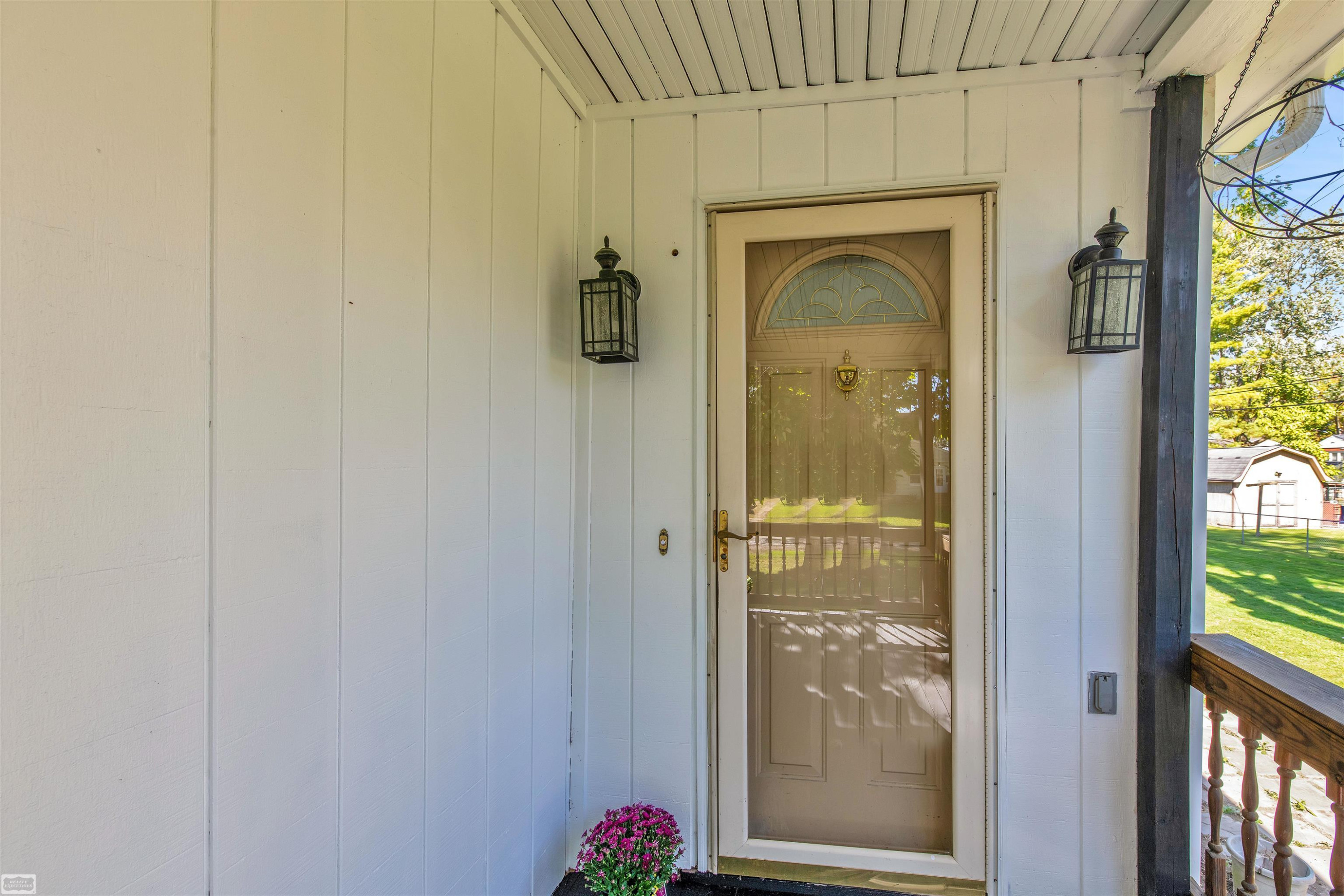 307 W Mill Street, Capac, MI 48014 — Photo 3
