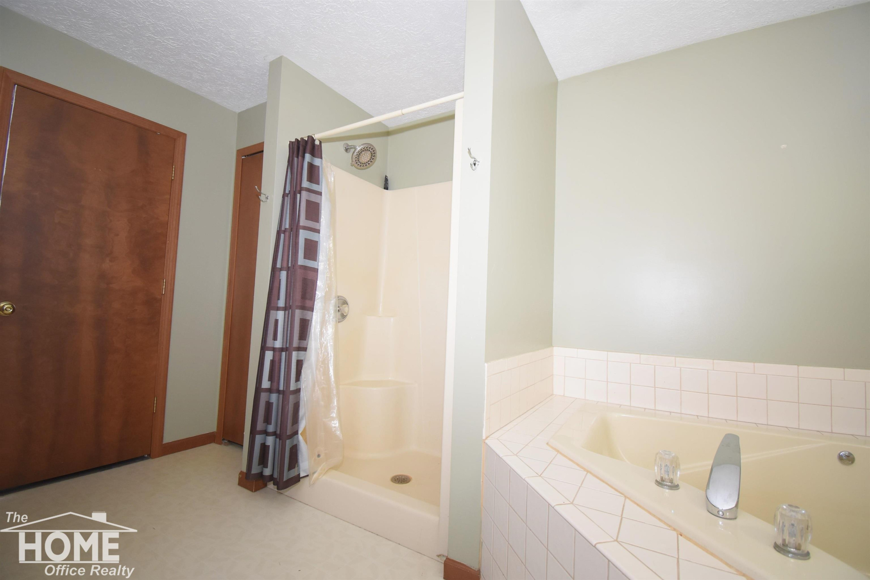 9013 Owosso, Fowlerville, MI 48836 — Photo 17
