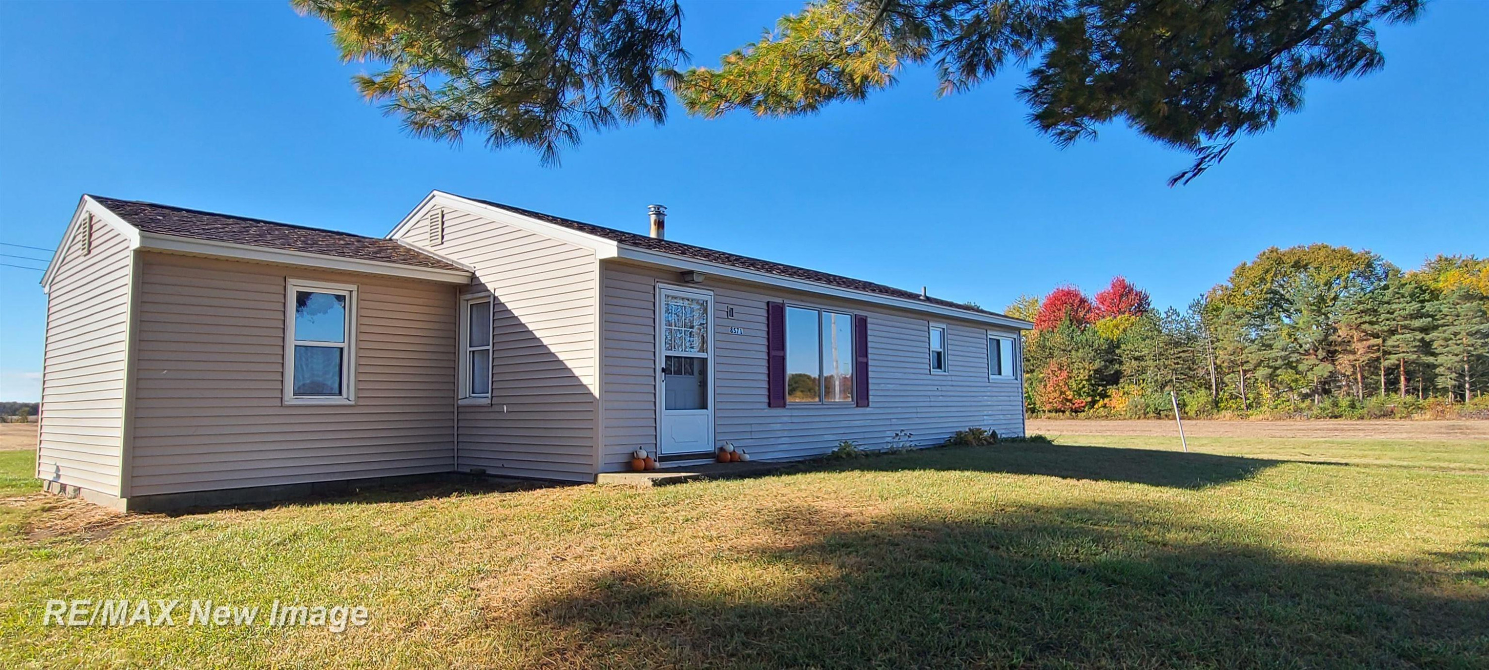 8571 W Birch Run Road, Saint Charles, MI 48655 — Photo 2