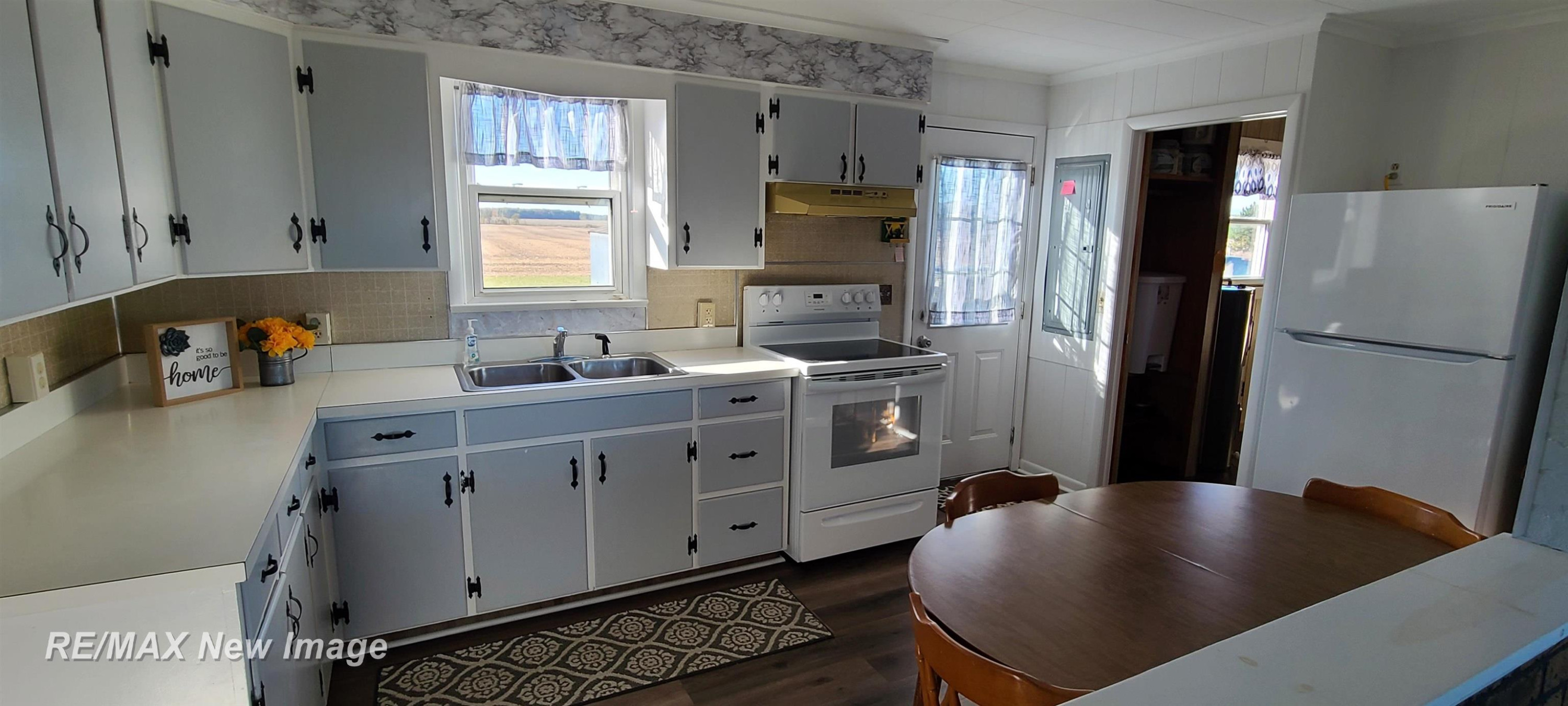 8571 W Birch Run Road, Saint Charles, MI 48655 — Photo 4