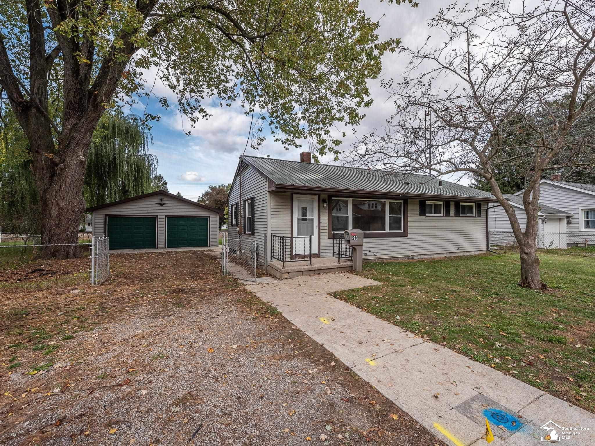 514 Worth, Blissfield, MI 49228 — front exterior
