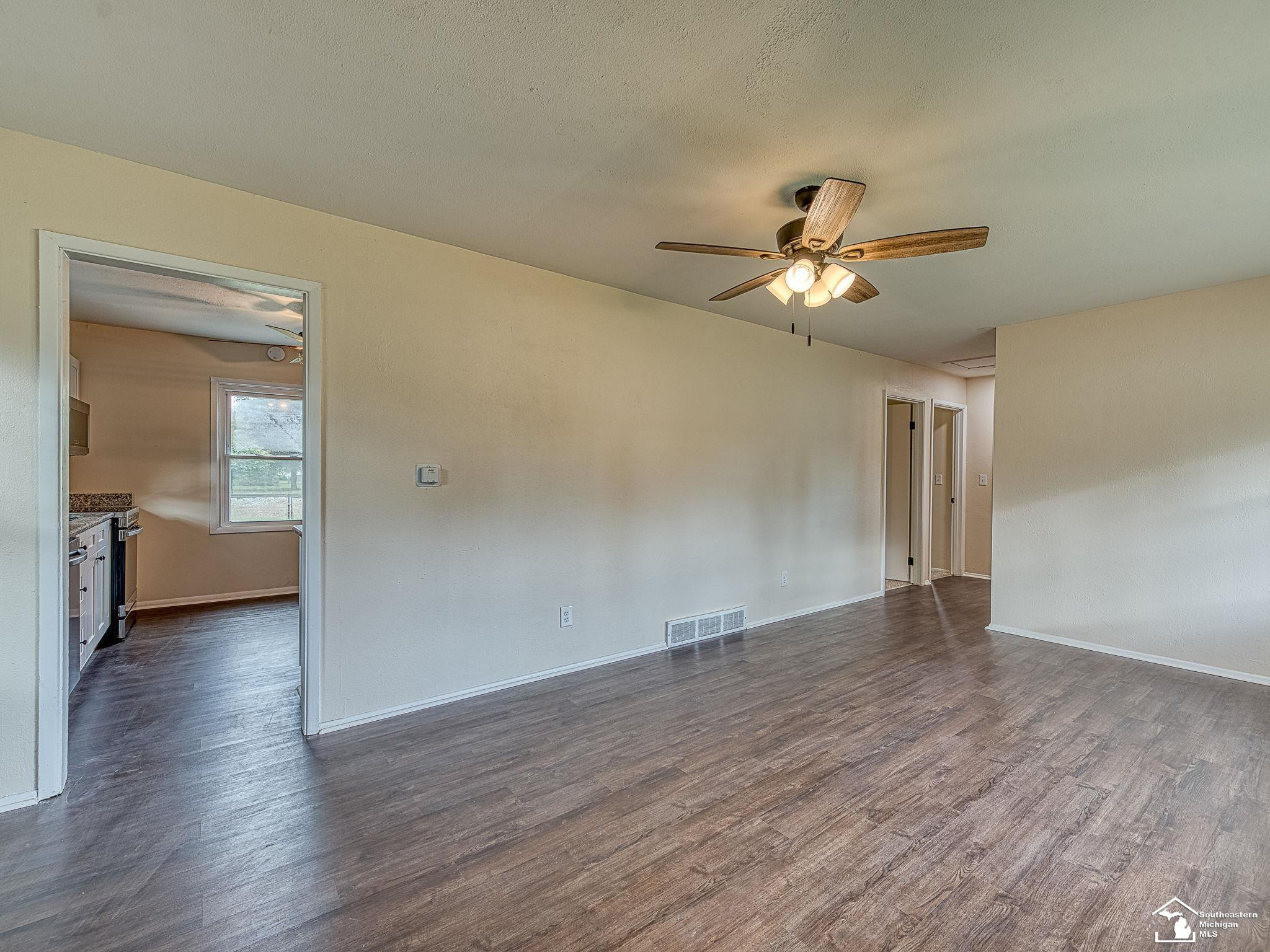 514 Worth, Blissfield, MI 49228 — Photo 2
