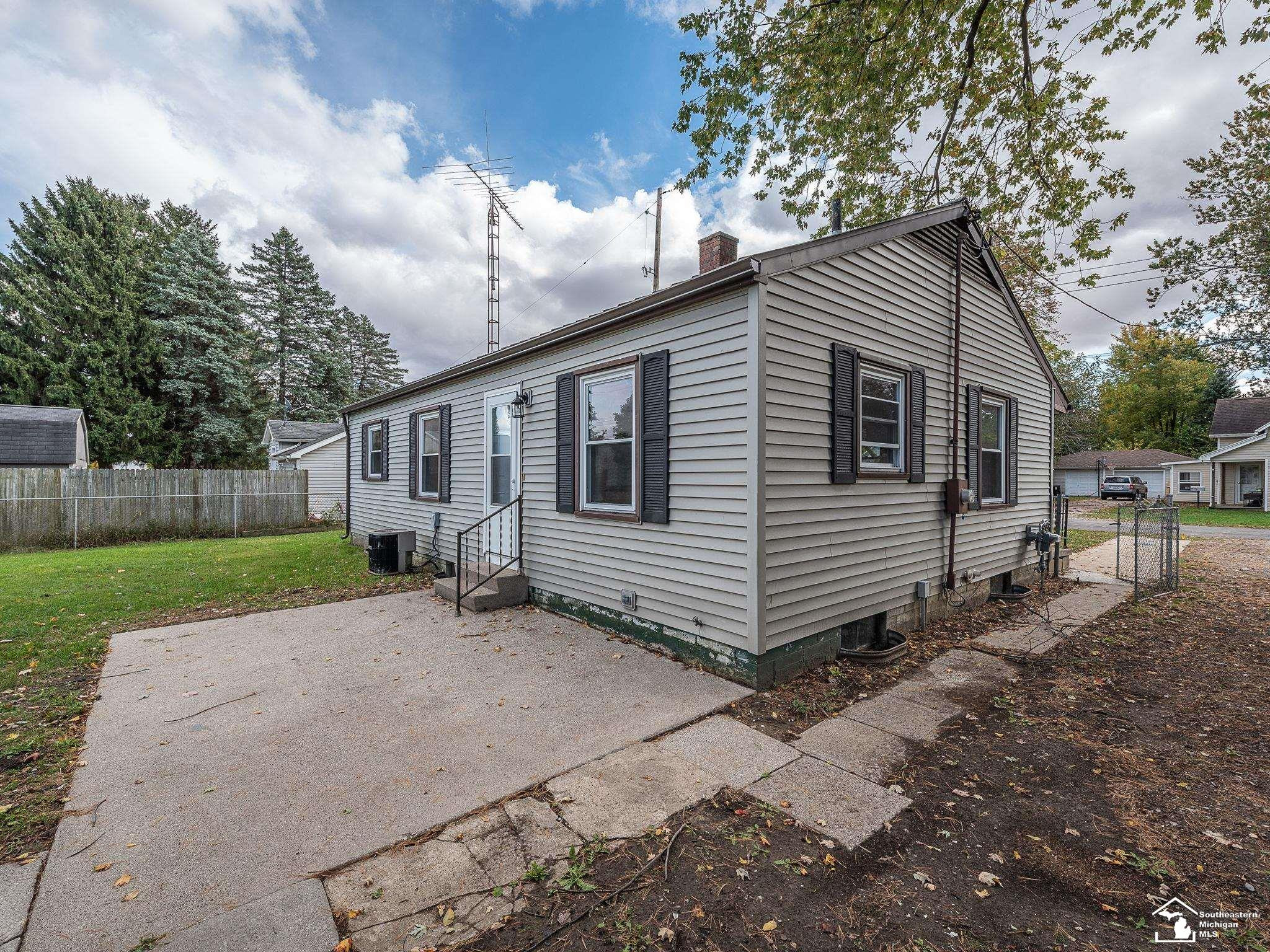 514 Worth, Blissfield, MI 49228 — Photo 22