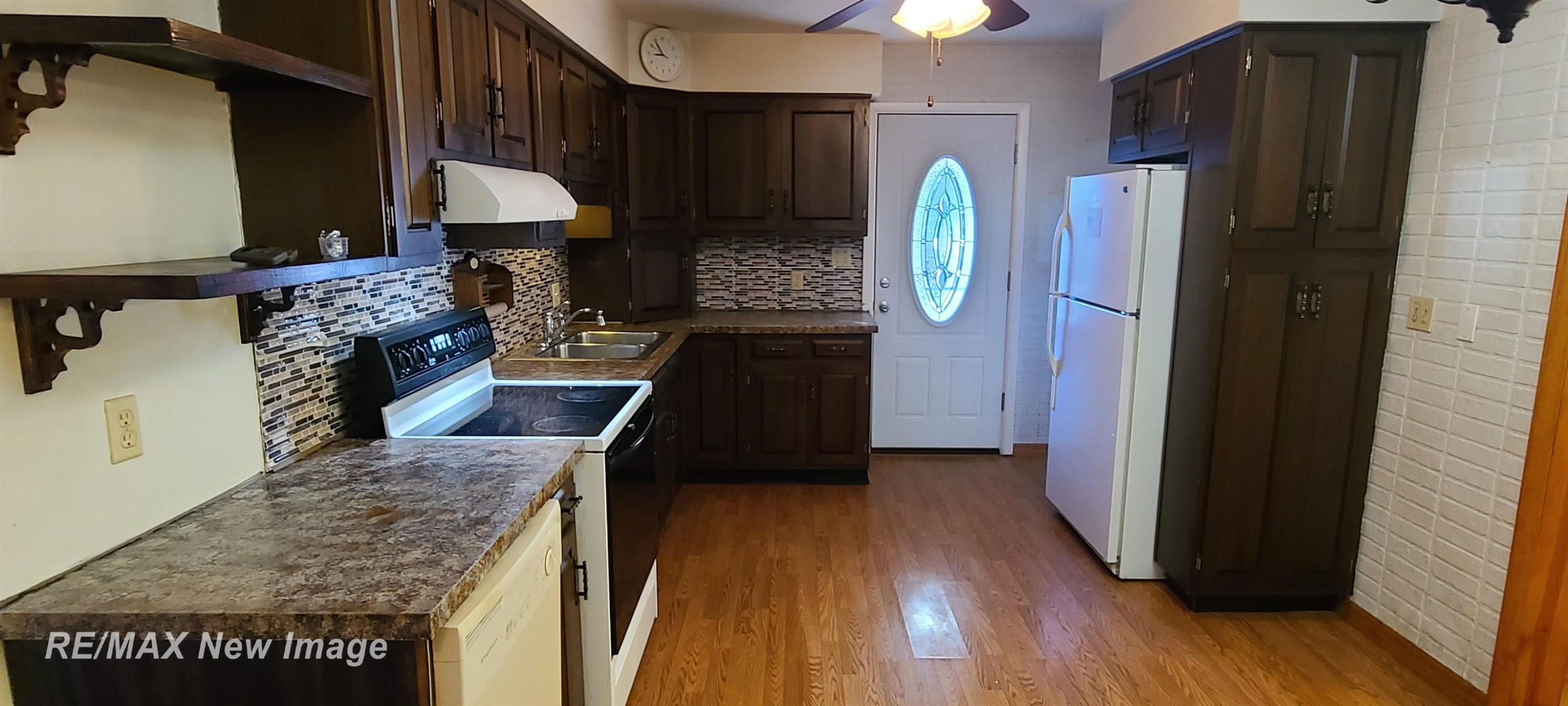 840 W Belle Avenue, Saint Charles, MI 48655 — Photo 3