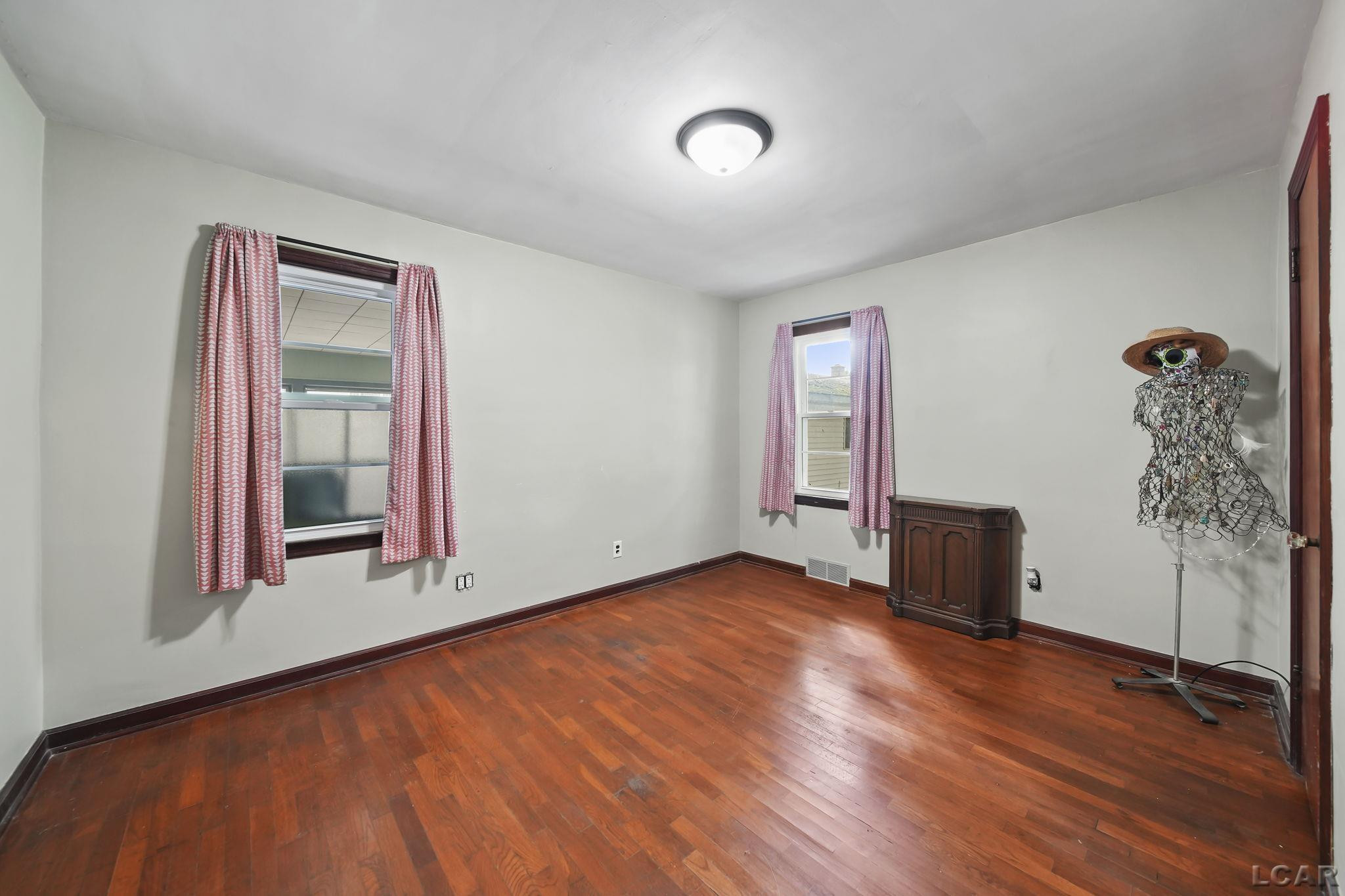 9859 Stoddard, Adrian, MI 49221 — Photo 15