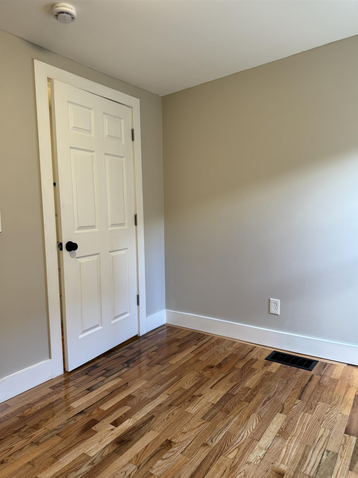 520 South, Chesaning, MI 48616 — Photo 16