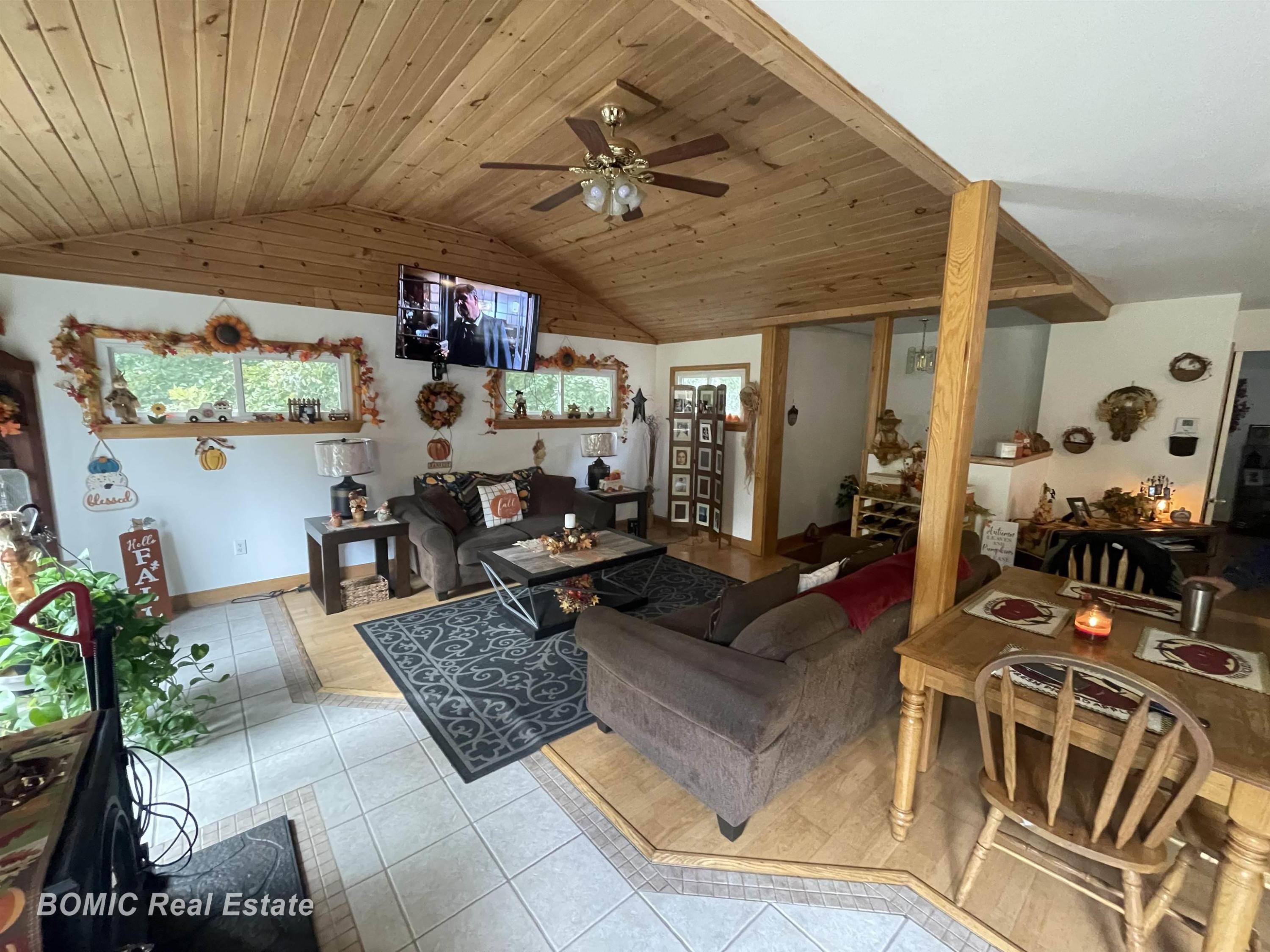 1085 W Moore Road, Saginaw, MI 48601 — Photo 4