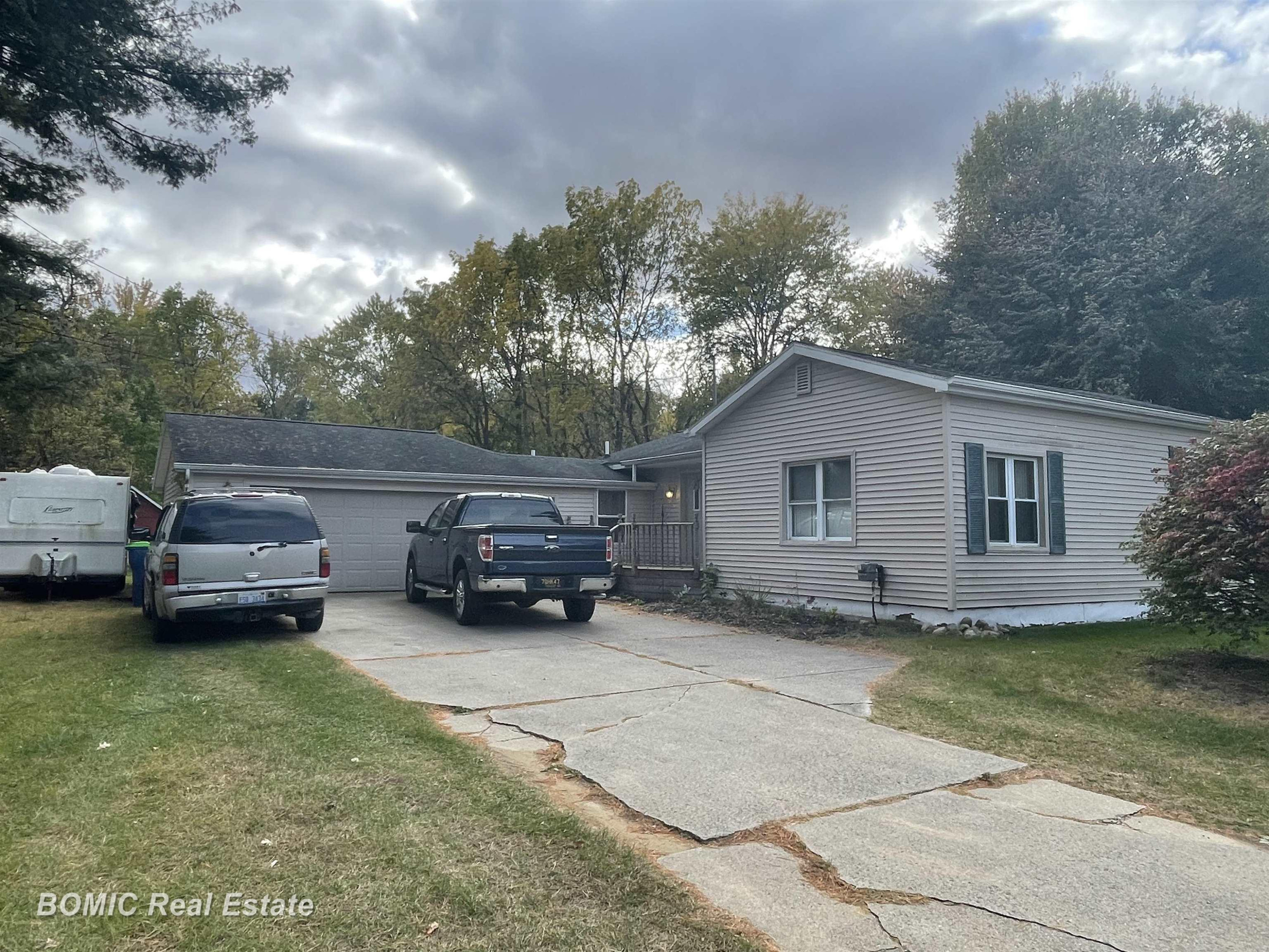 1085 W Moore Road, Saginaw, MI 48601 — Photo 12