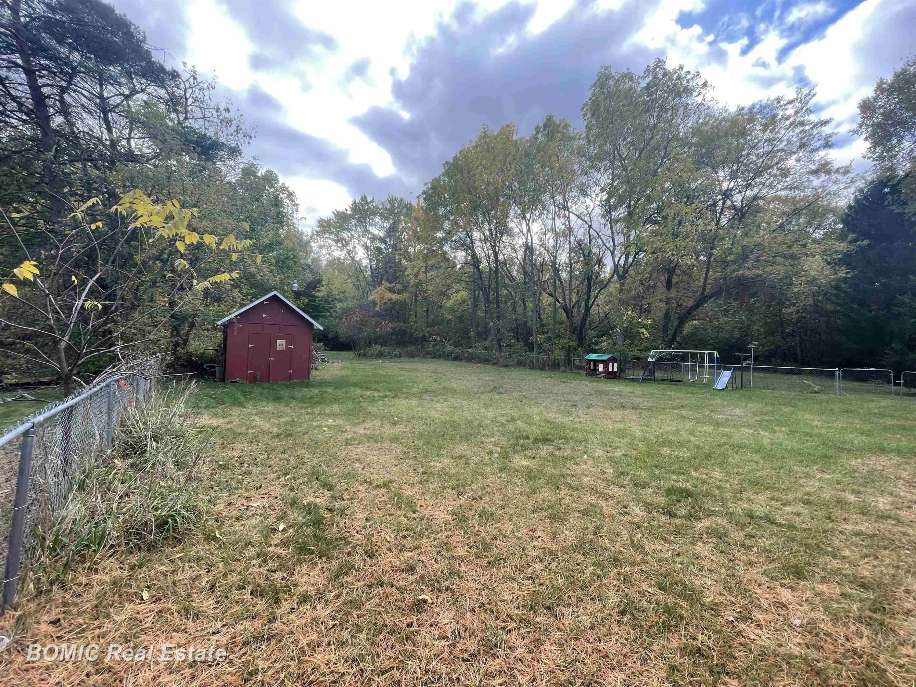 1085 W Moore Road, Saginaw, MI 48601 — Photo 13