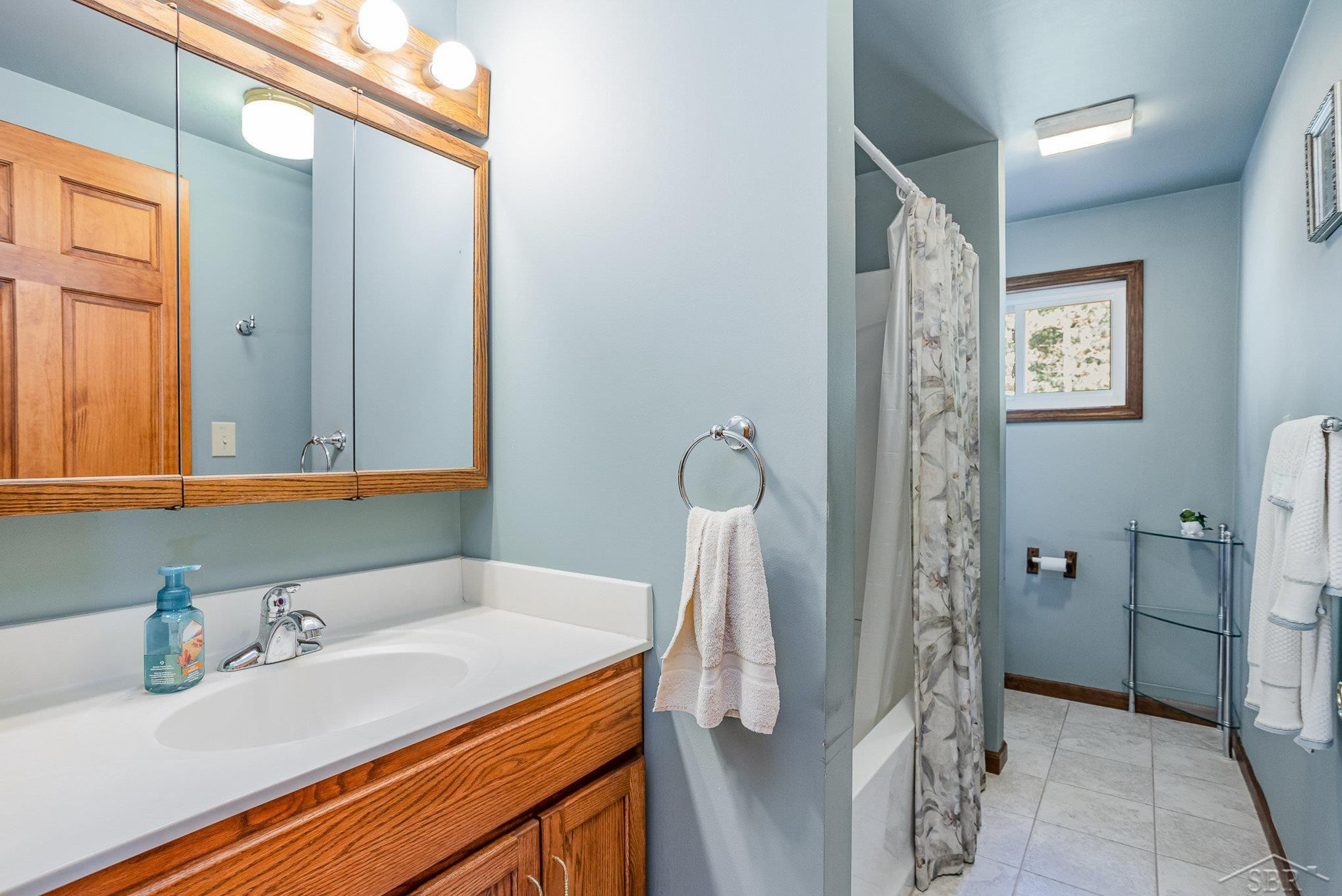 11692 Spencer Road, Saginaw, MI 48609 — Photo 23