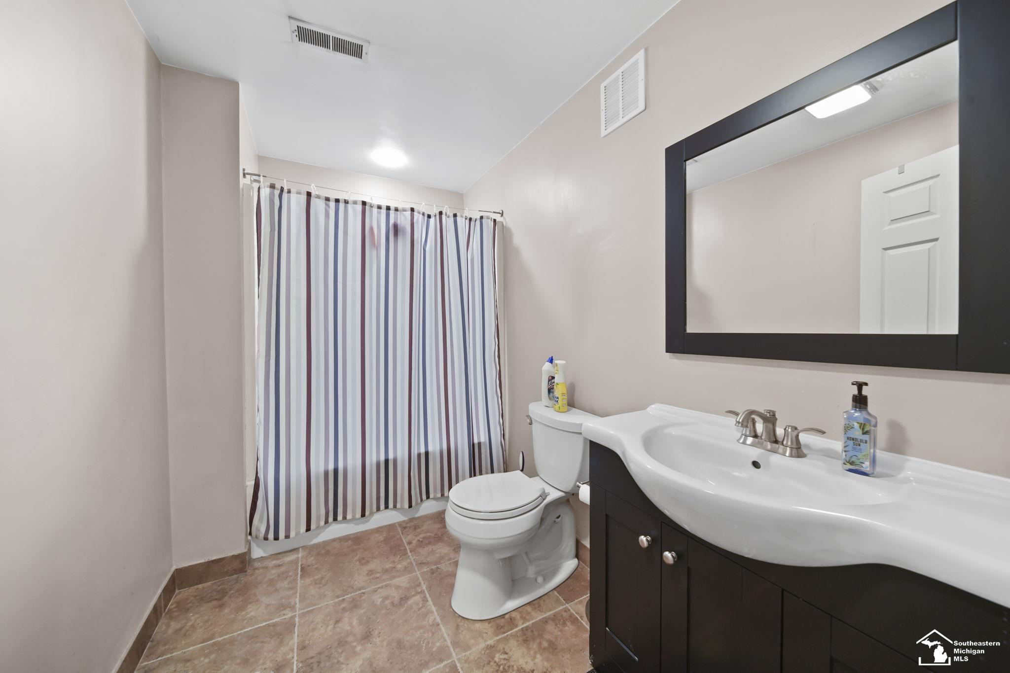 7044 Berwick, Ypsilanti, MI 48197 — Photo 35