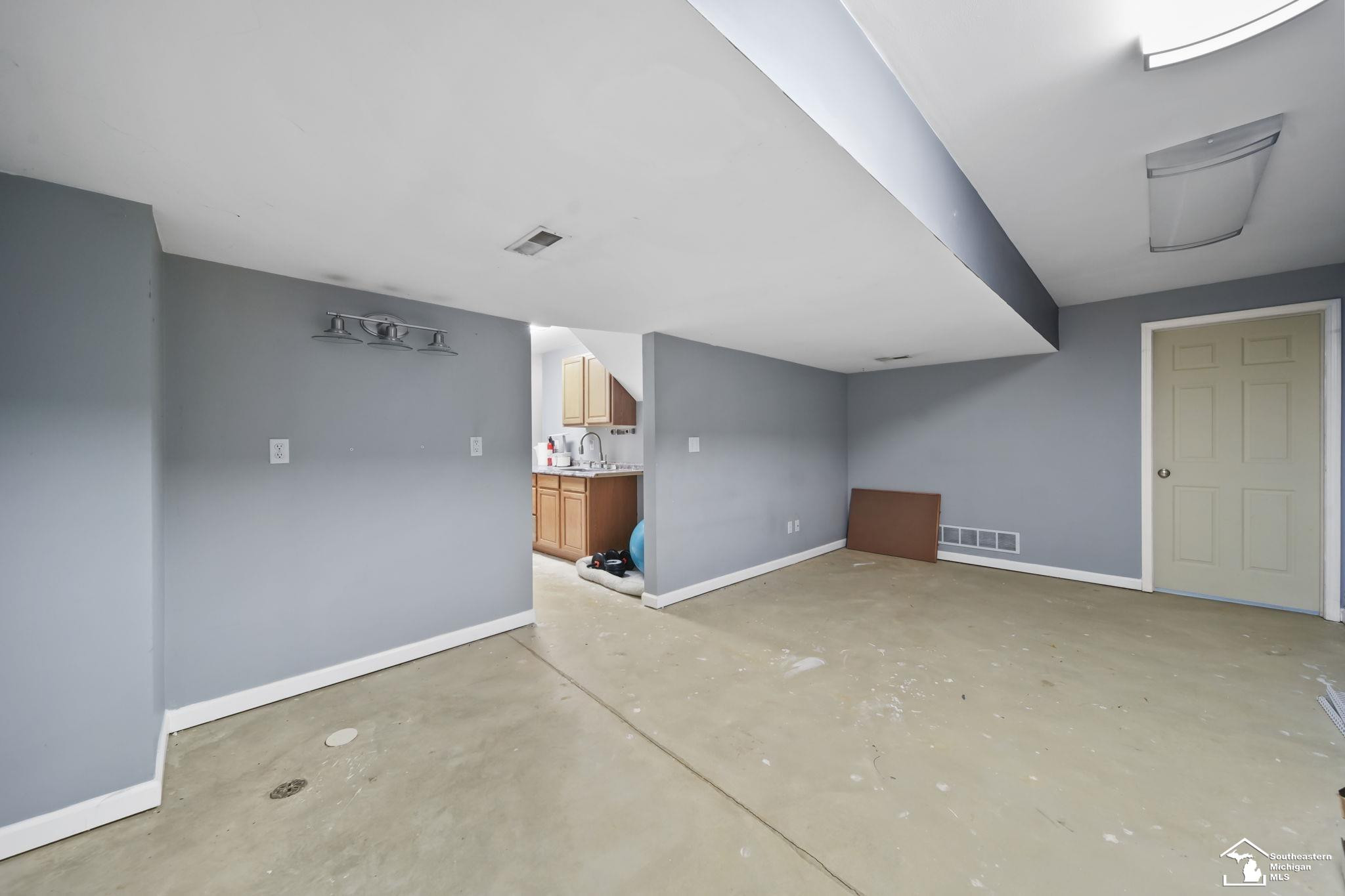7044 Berwick, Ypsilanti, MI 48197 — Photo 39