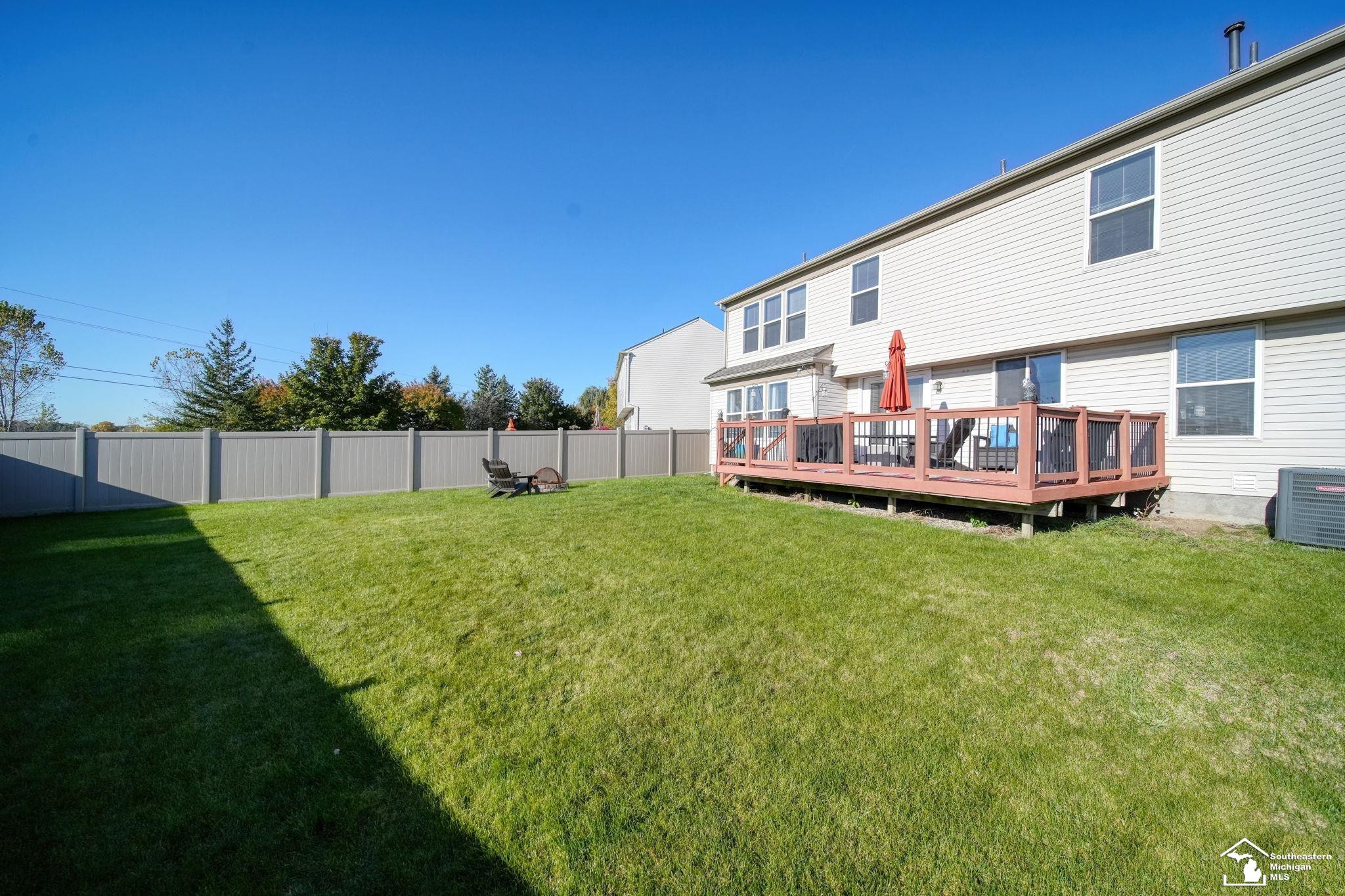 7044 Berwick, Ypsilanti, MI 48197 — Photo 48