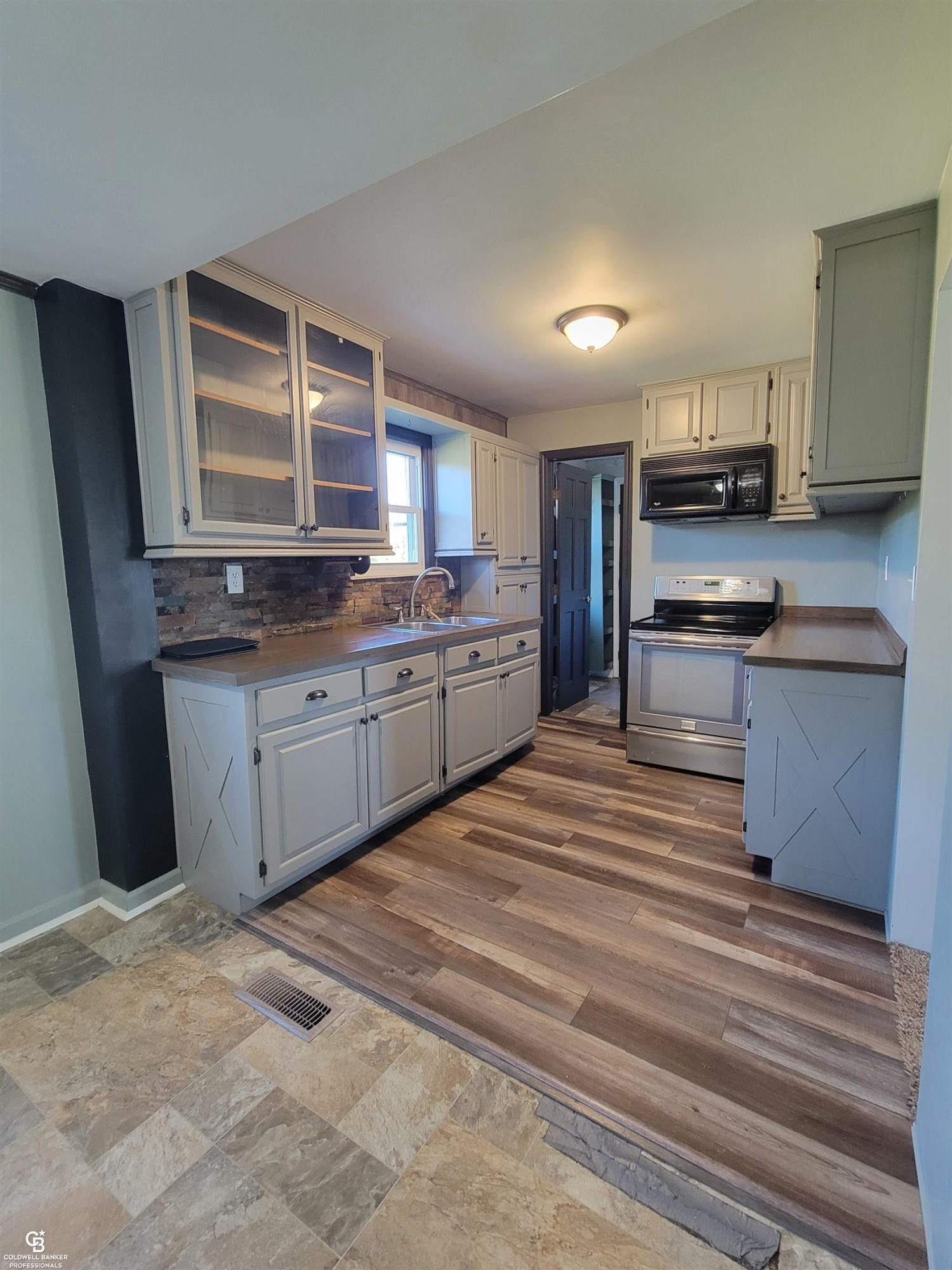 8191 Duquette Road, Yale, MI 48097 — Photo 9