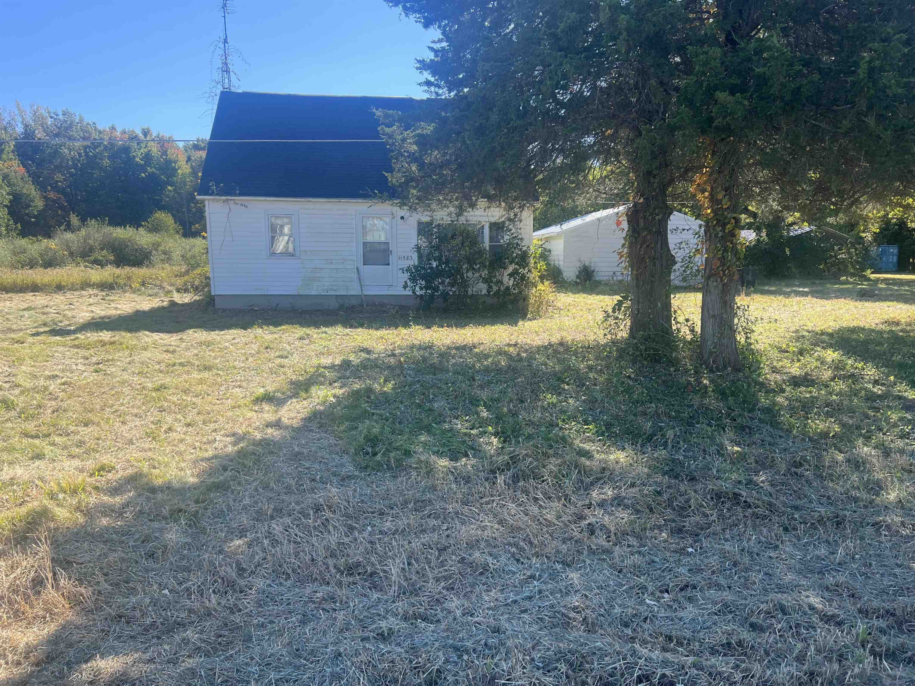 11583 Ferden Road, Chesaning, MI 48616 — front exterior